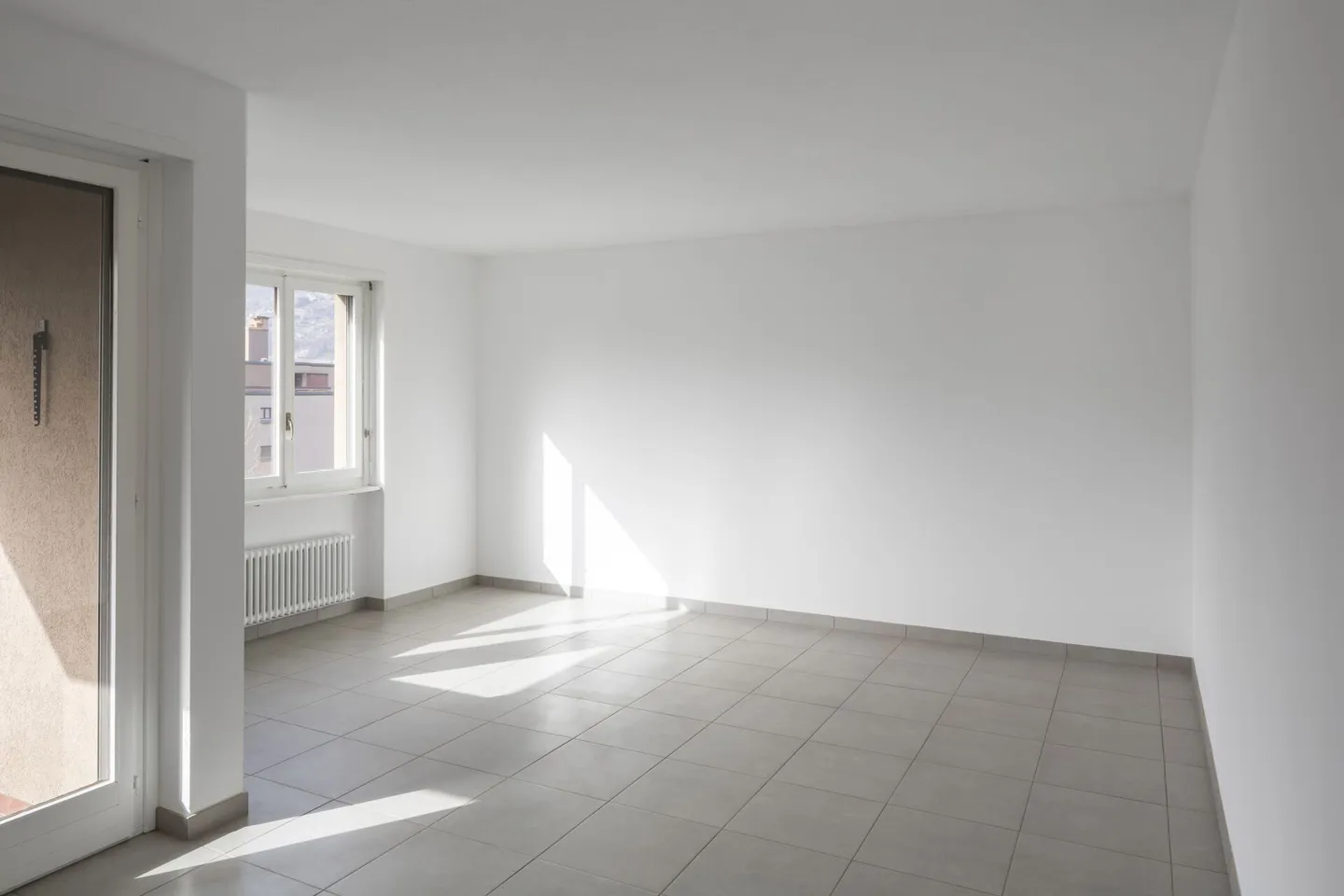 Affittiamo un grande appartamento di 5,5 stanze nel quartiere Sagittario - Foto 16 di 16