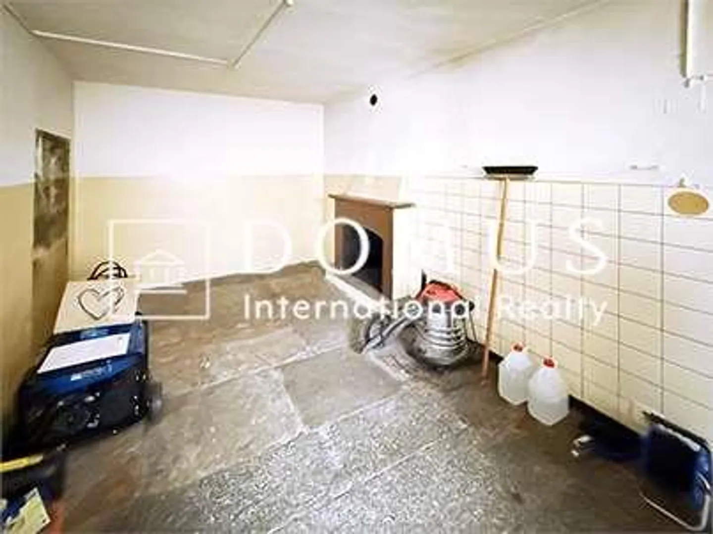 Maison unifamiliale, grand potentiel, 2 places de parking, à rénover - Photo 3 sur 12