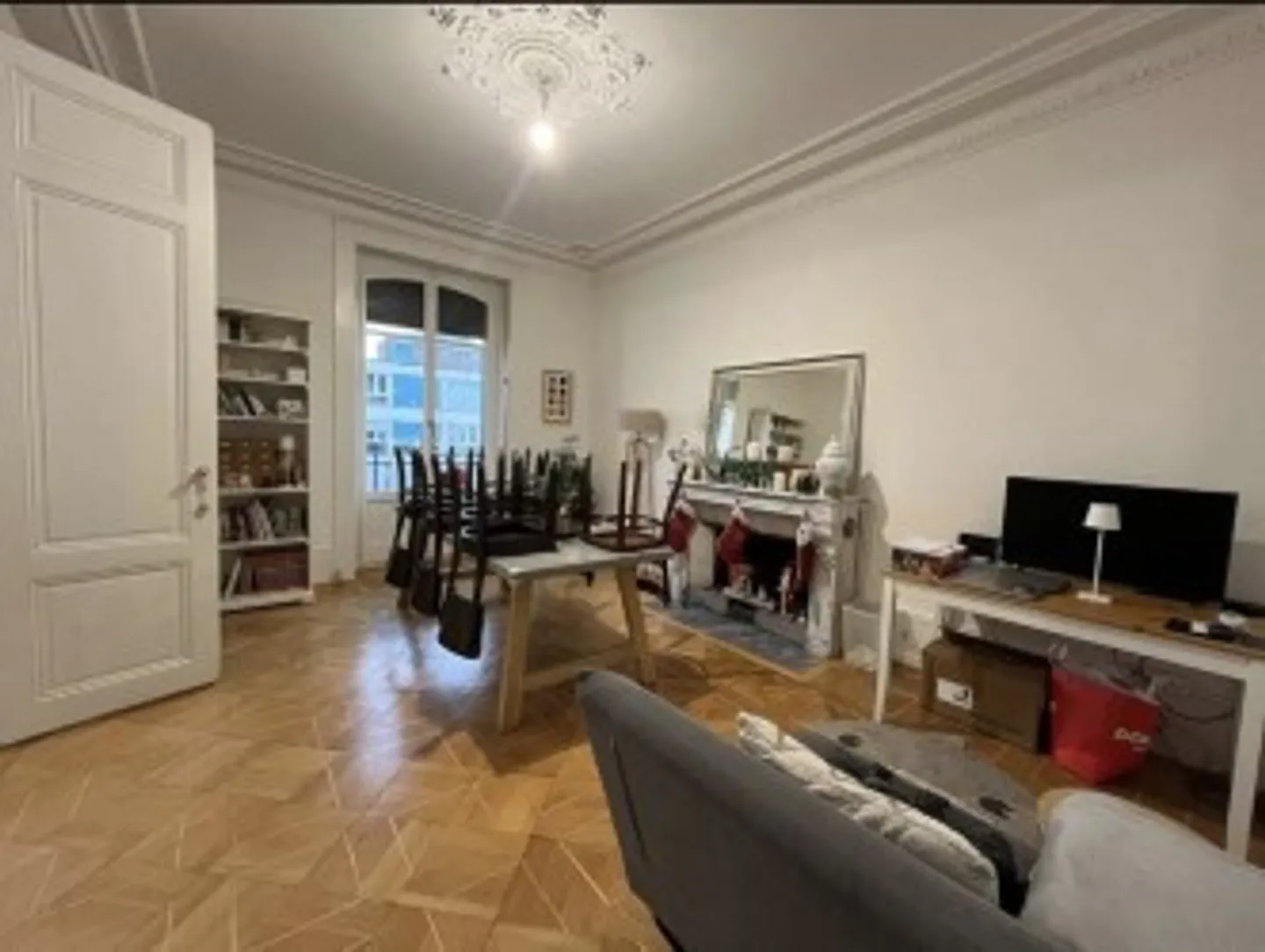 Wir bieten Ihnen eine wunderschöne 6-Zimmer-Wohnung im 4. Stock an - Foto 7 von 8