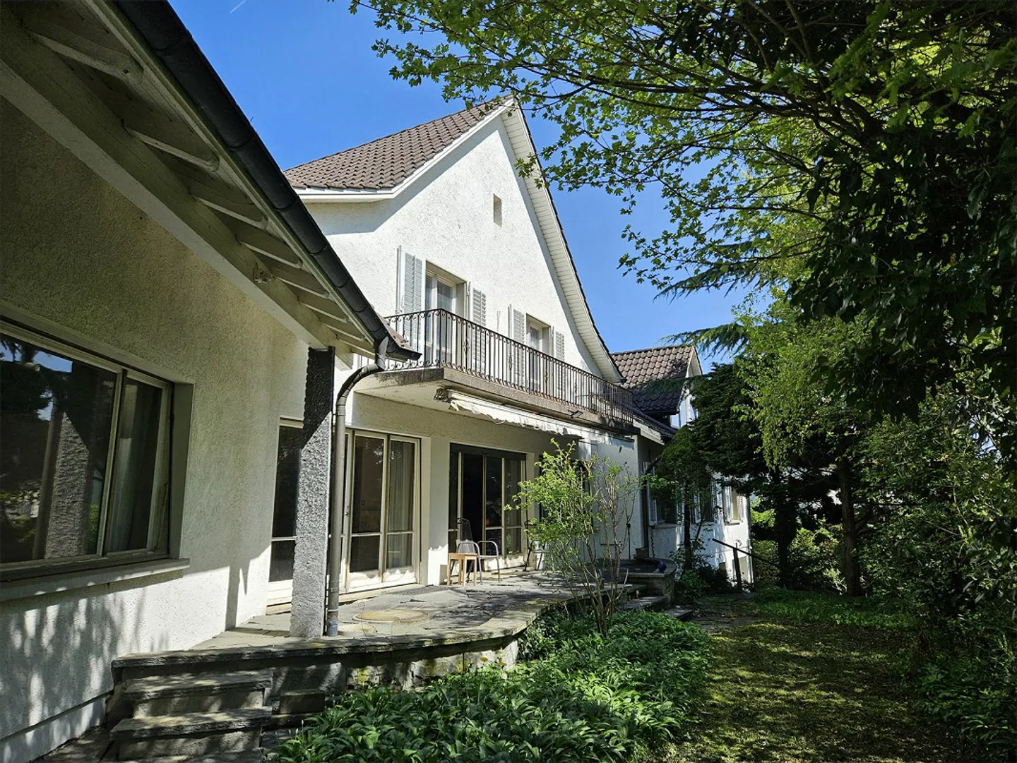 Geräumige Landhausvilla - Foto 1 von 12