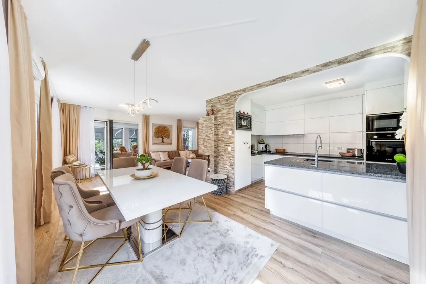 Belle villa familiale rénovée à deux pas de Lausanne - Photo 4 sur 13