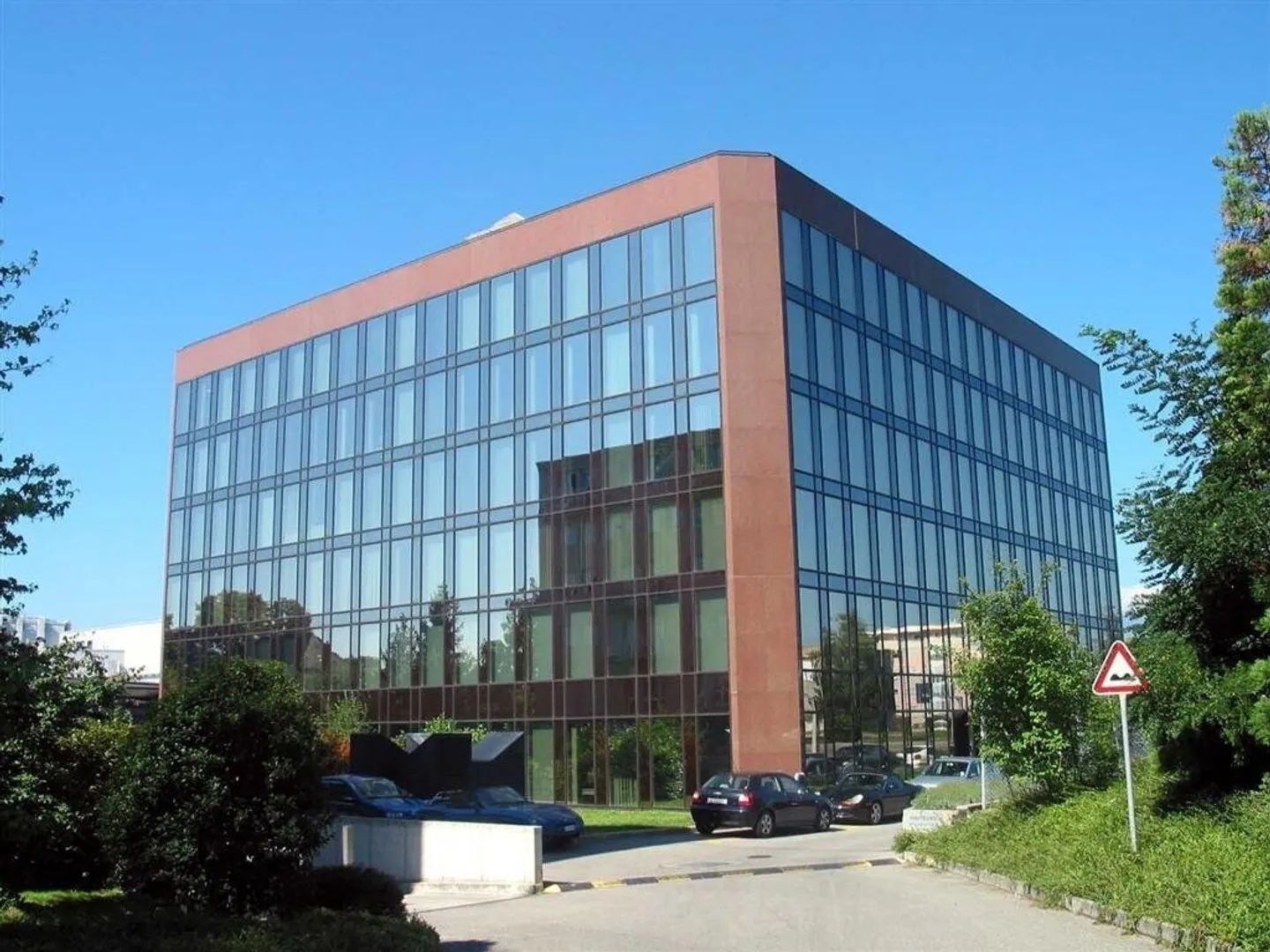 Parking space for rent in front of the Balexert Center - Photo 1 of 1