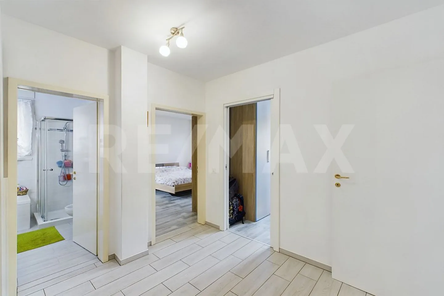 Ampio appartamento di 4,5 locali in un complesso residenziale tranquillo! - Foto 12 di 13
