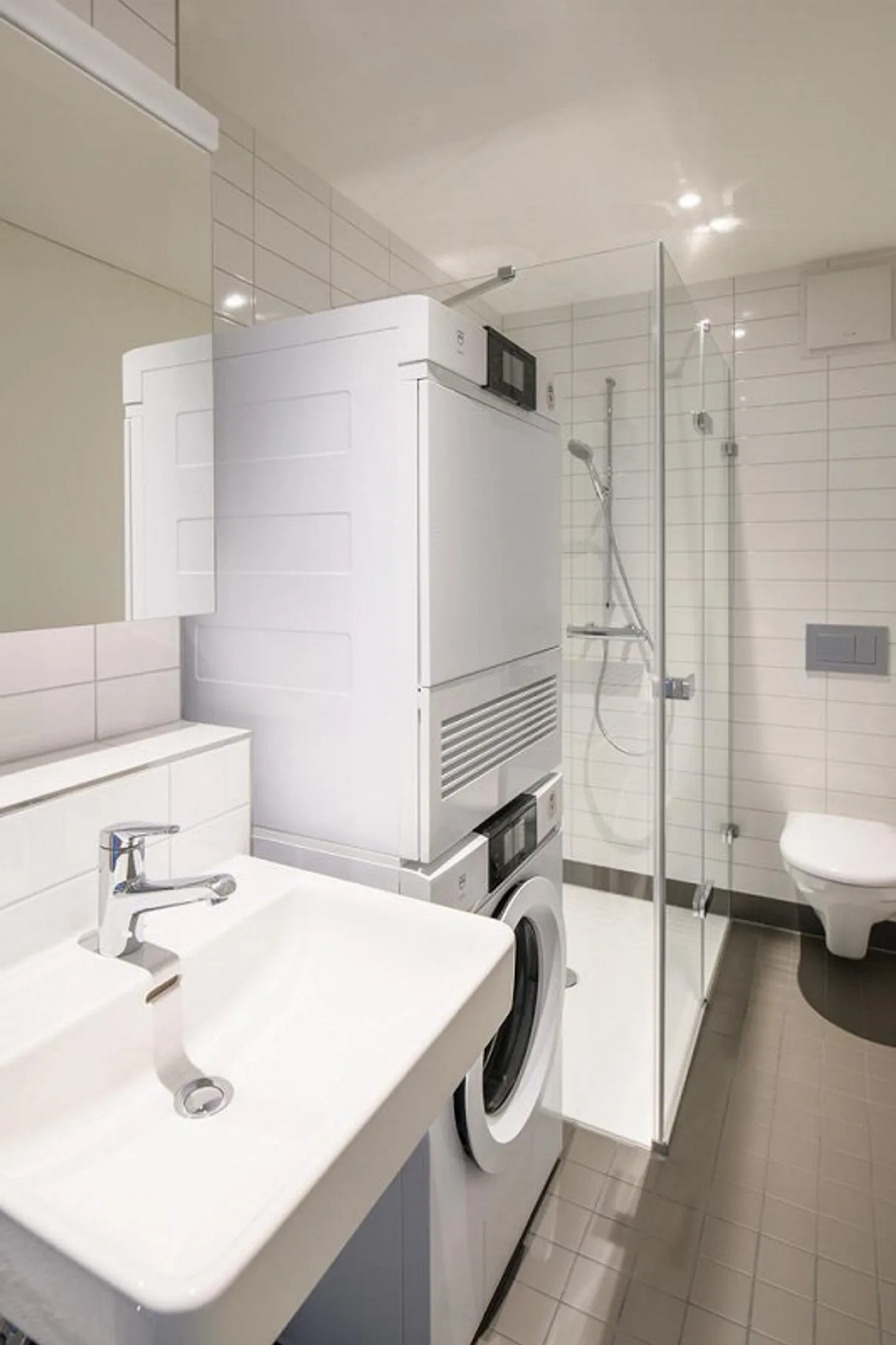 Great 1 1/2-room apartment with small loggia and washing tower - Photo 3 of 6