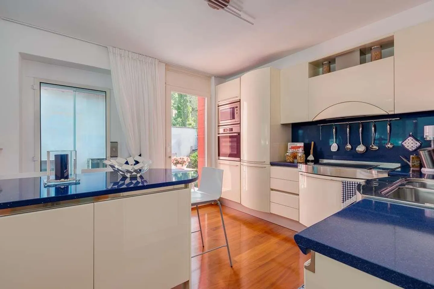 Charming House with Panoramic View - Photo 9 of 13