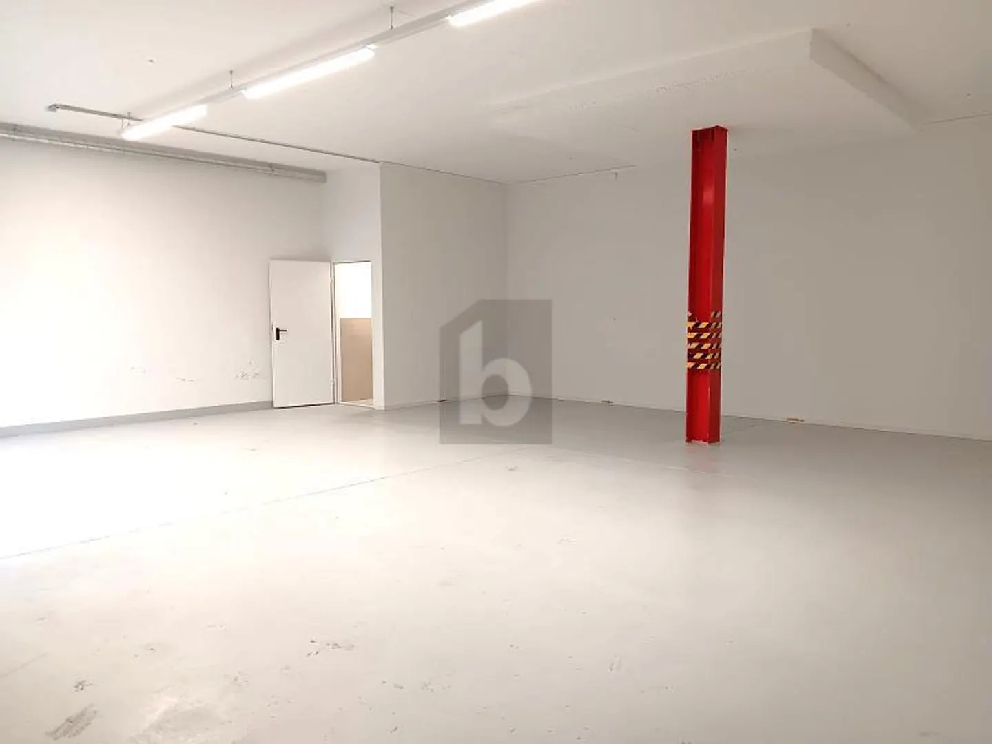 Espace Commercial Fonctionnel à Aclens - Photo 4 sur 6