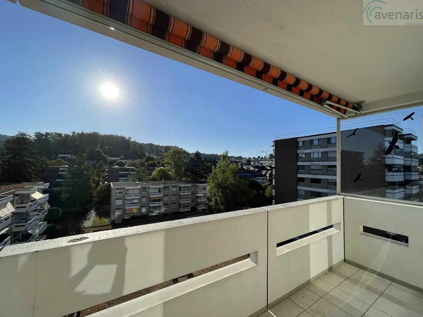 Well-maintained apartment with stunning views and high living comfort - Photo 4 of 11
