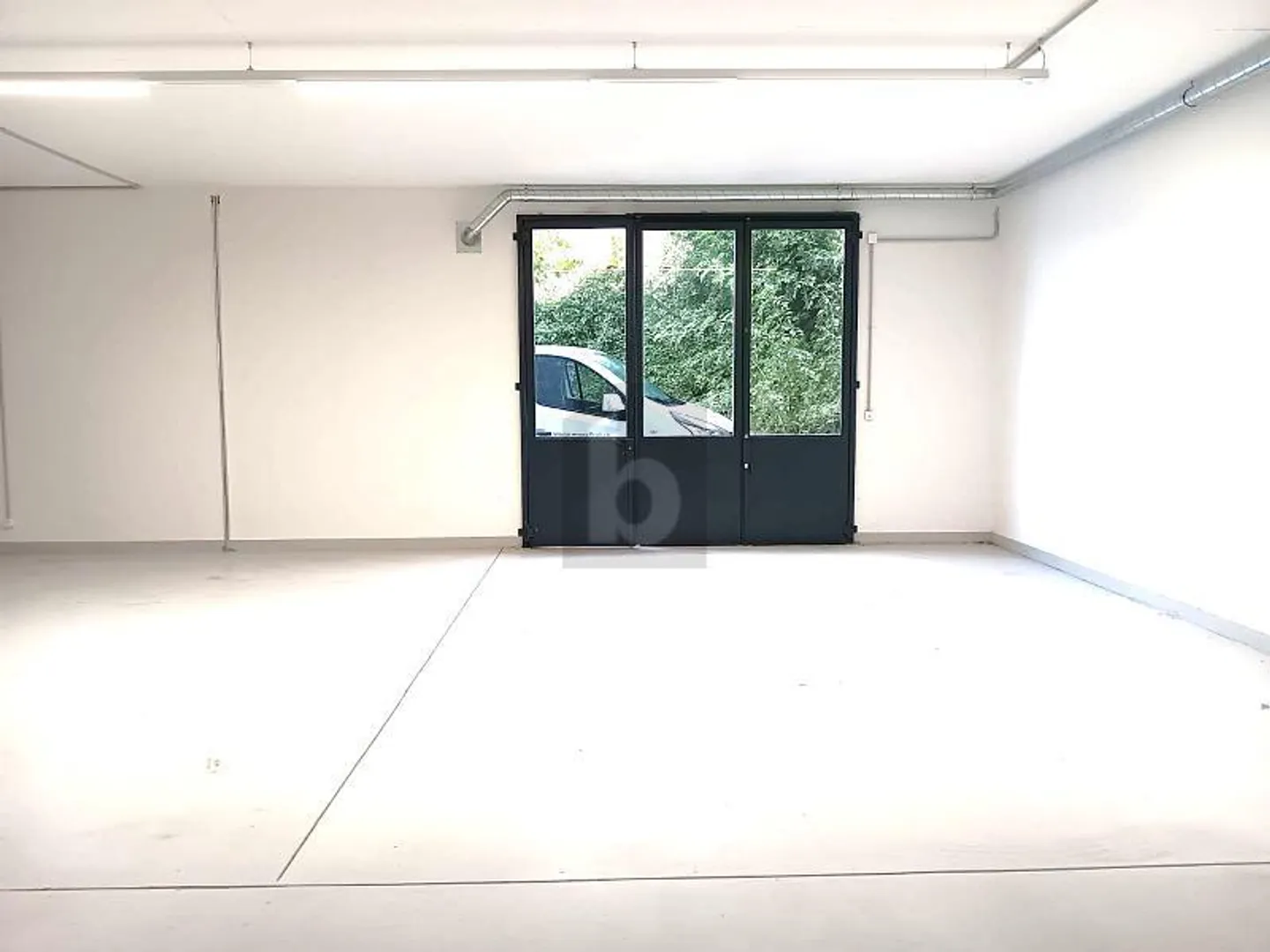 Espace Commercial Fonctionnel à Aclens - Photo 3 sur 6
