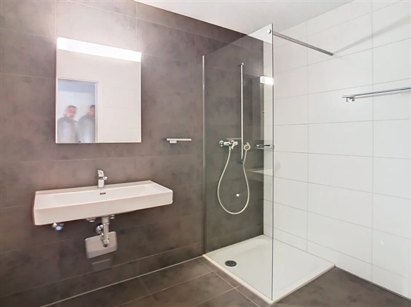 «MAGNIFICENT 2,5 Zimmer / SEHR SCHÖNE 2,5-Zimmer-Wohnung» - Foto 5 von 12