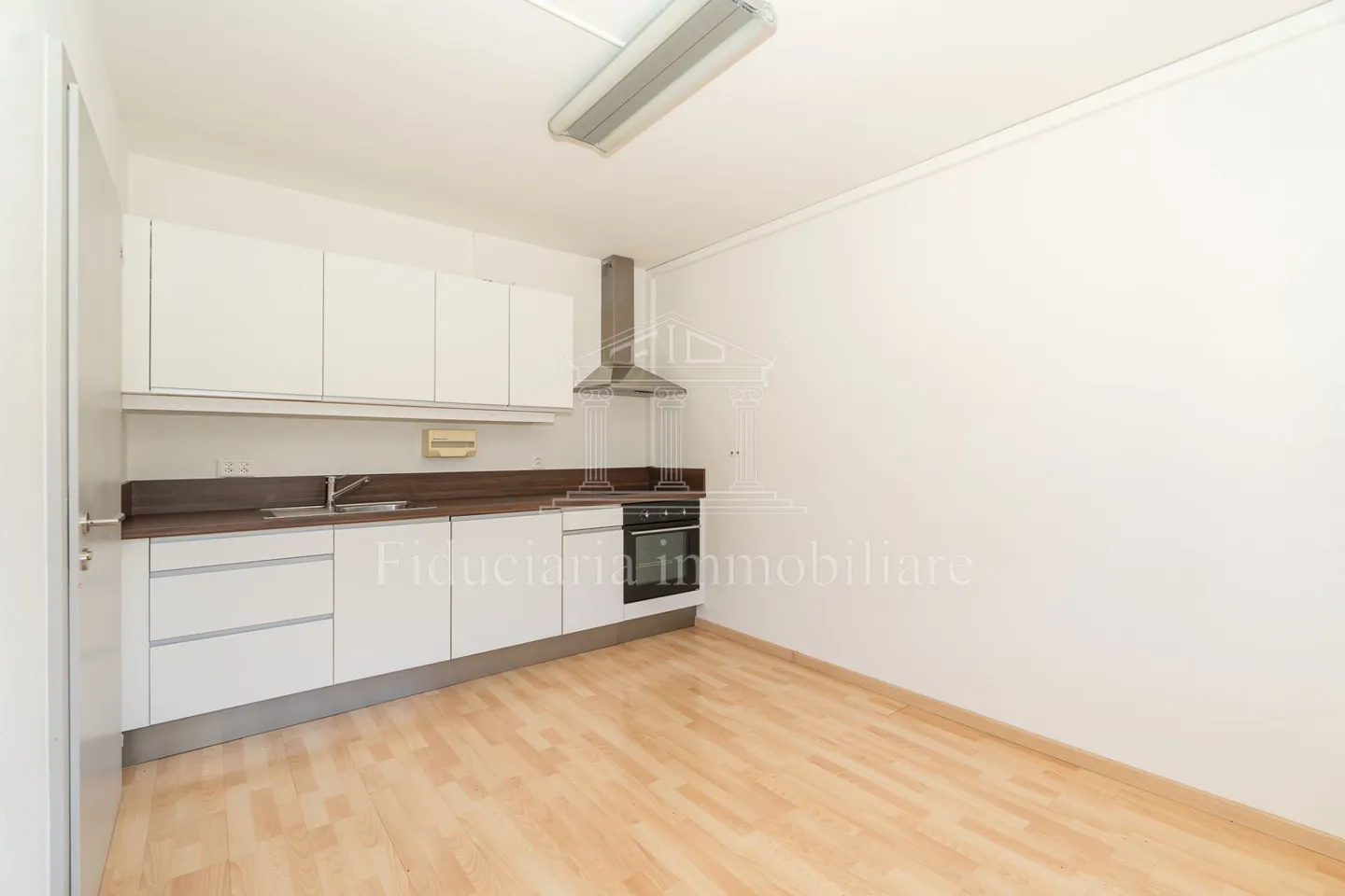 LOSONE - Helles und vielseitiges Apartment von 160 m² - Foto 6 von 9