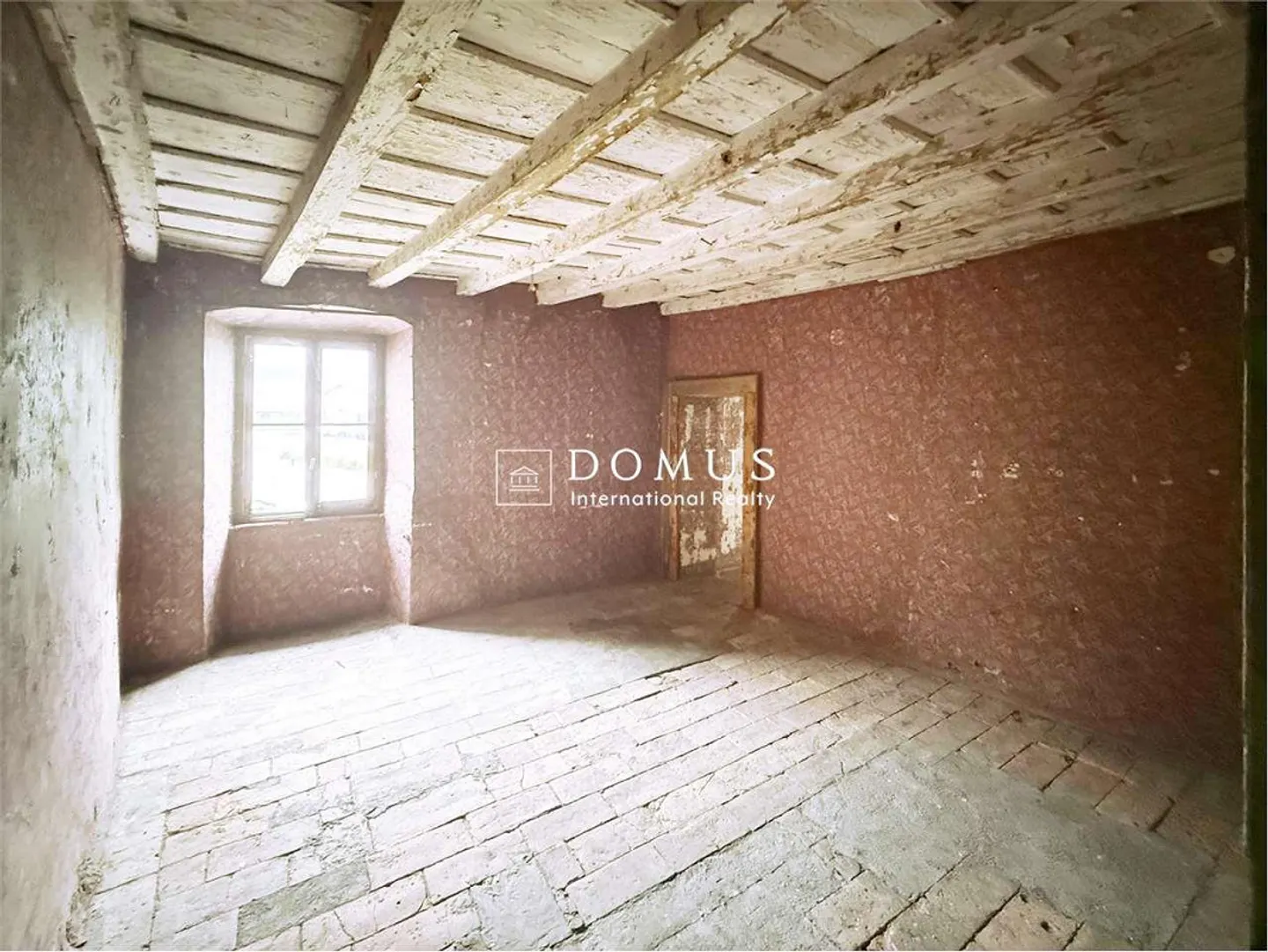 Kleine Immobilienoperation Haus zu renovieren - Foto 2 von 9