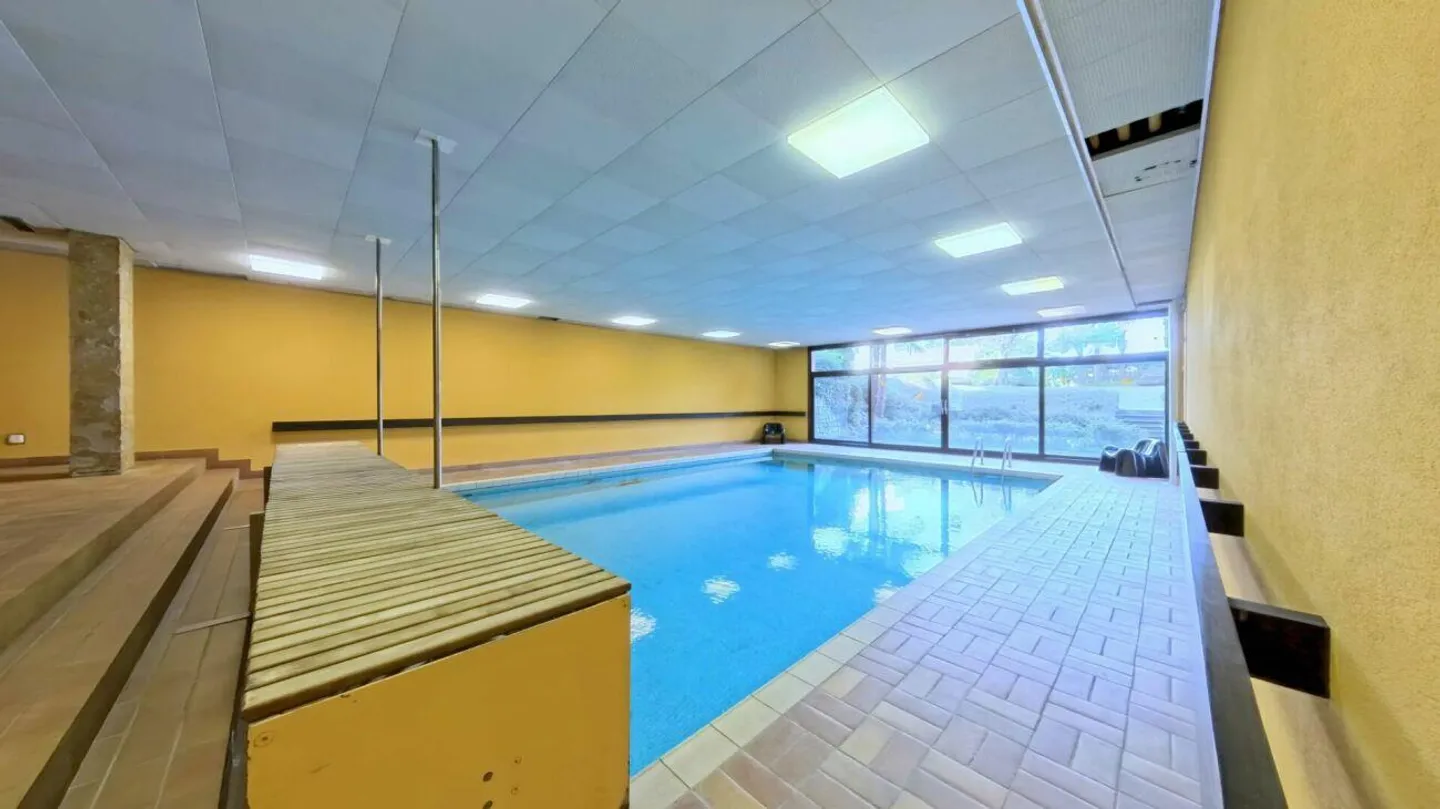 Maisonette moderna con piscina - Foto 14 di 17