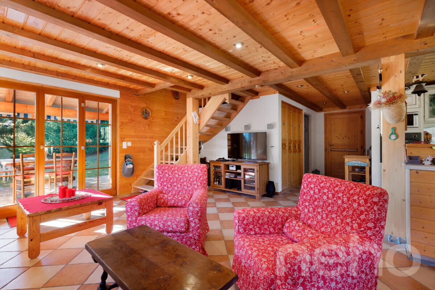 Chalet with Mountain Views - Photo 5 of 12