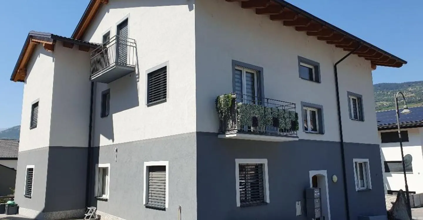 10-room House - Photo 1 of 12