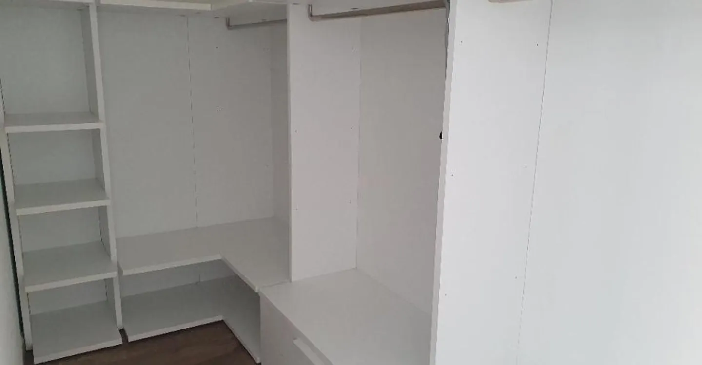 10-room House - Photo 2 of 12