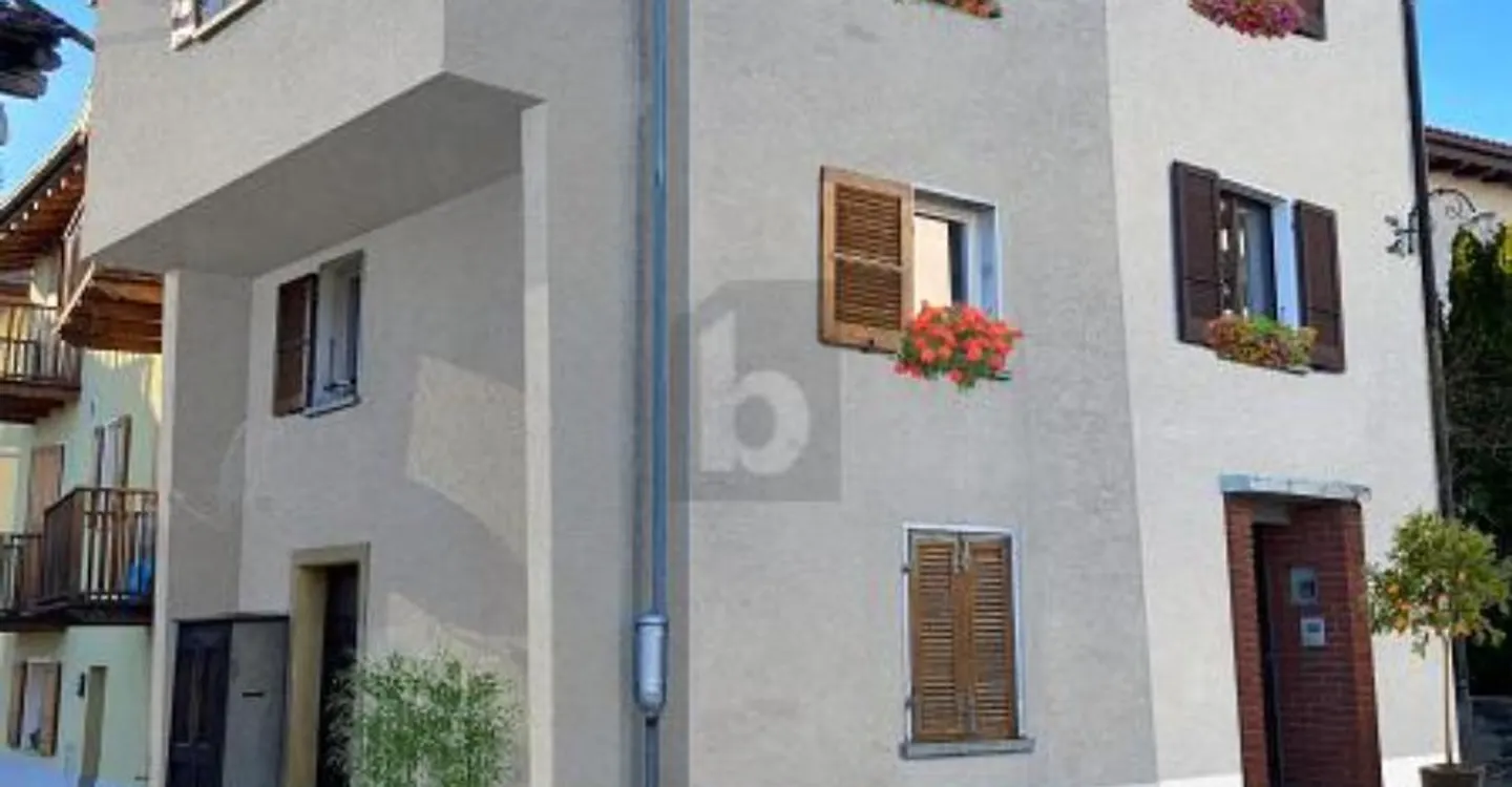 SPACIOUS AND WARM IN THE NUCLEO - Photo 1 of 5