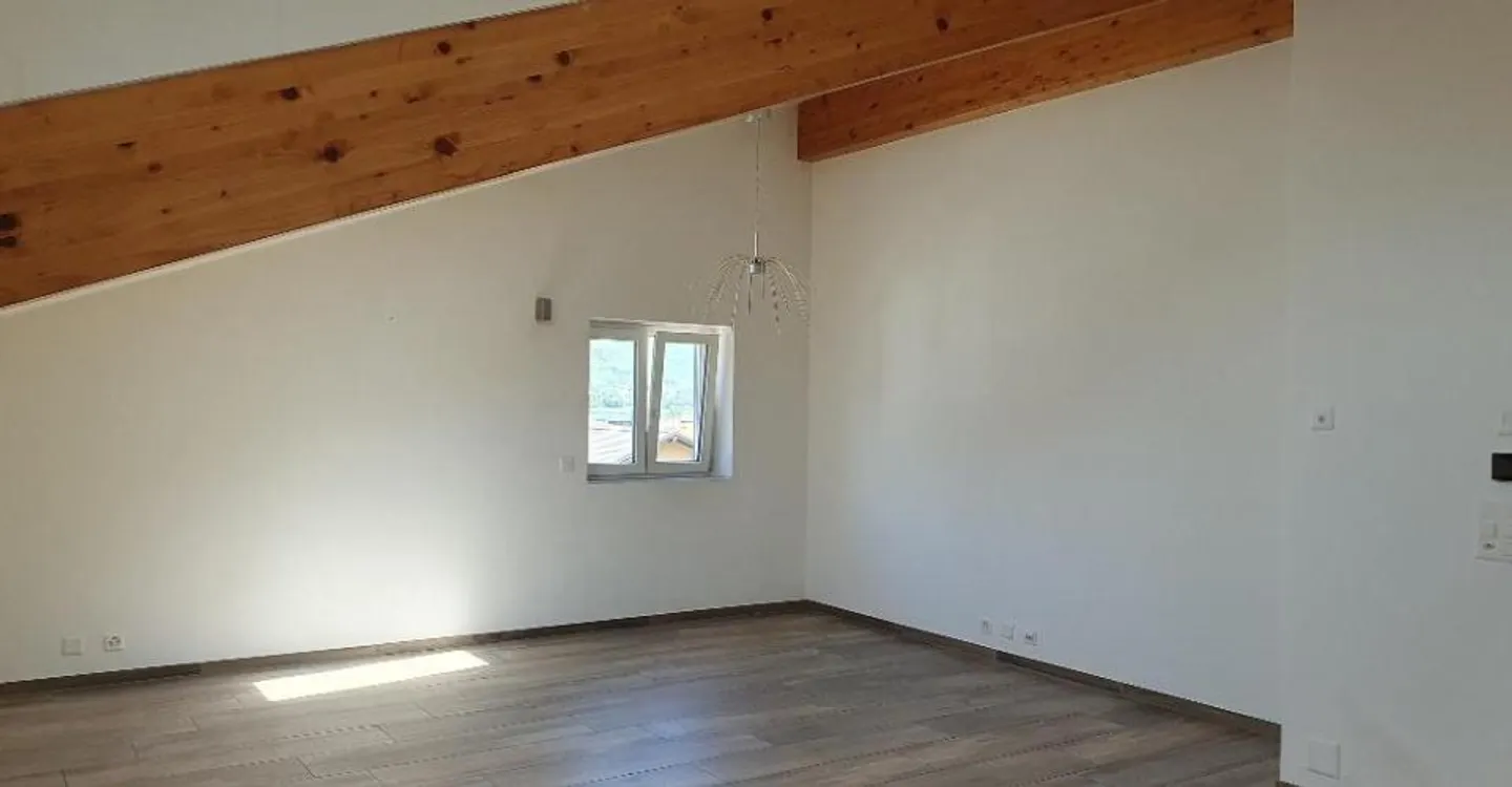 10-room House - Photo 7 of 12