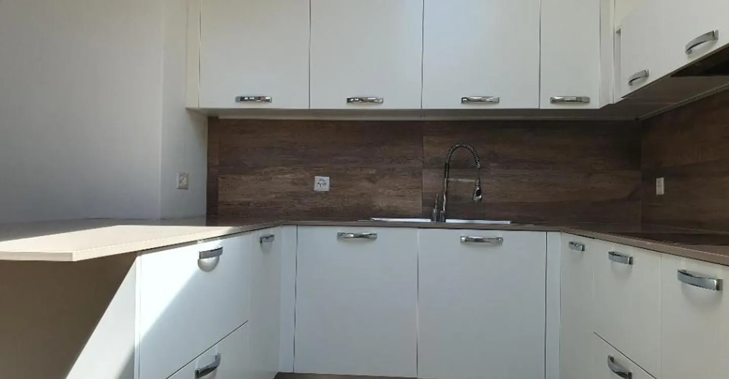 10-room House - Photo 8 of 12