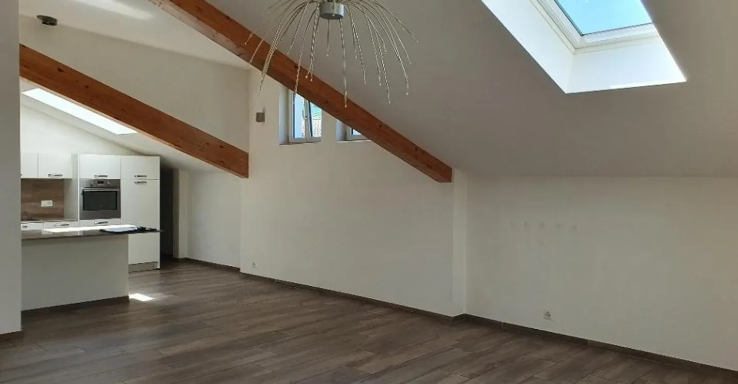 10-room House - Photo 10 of 12