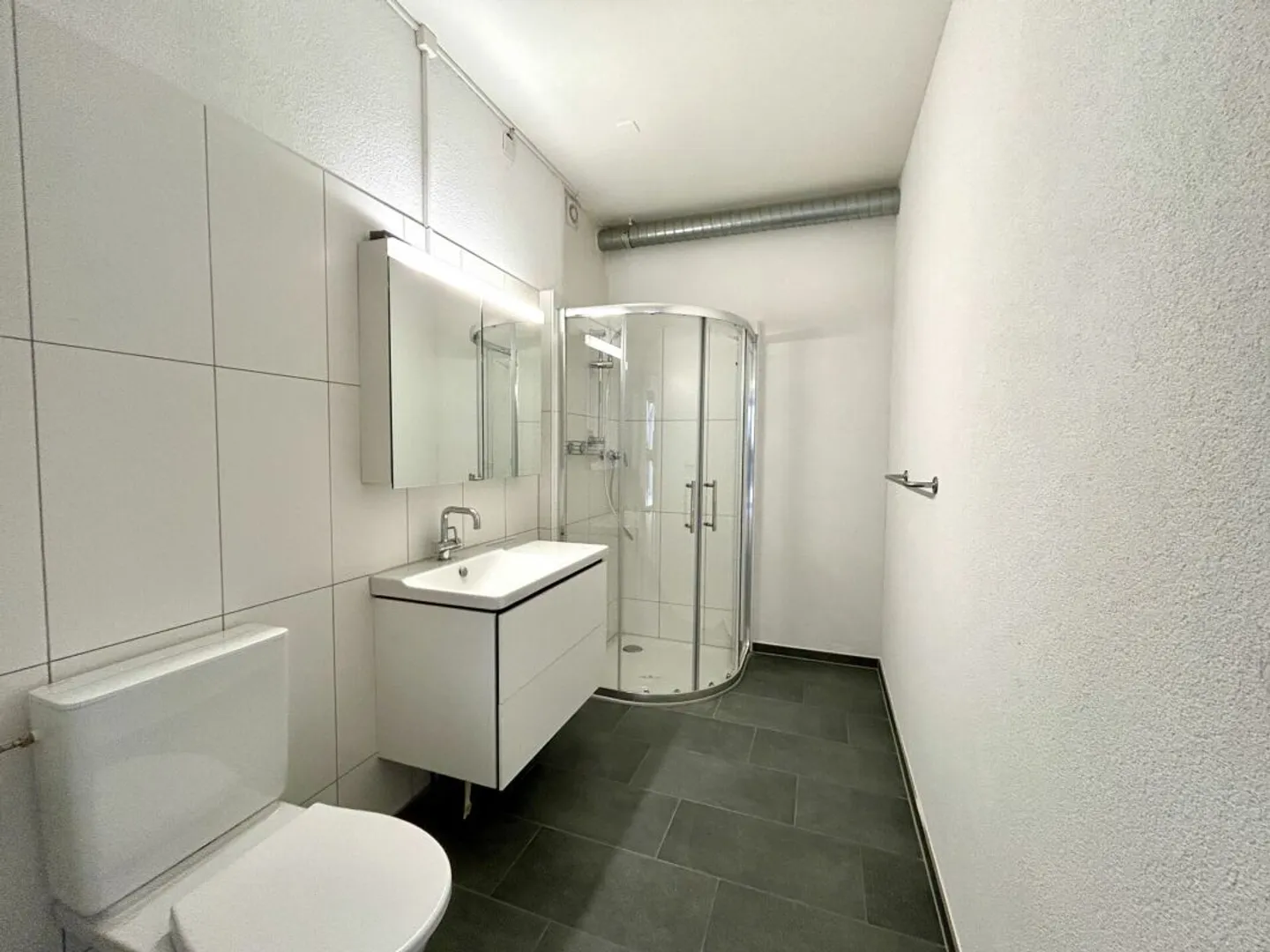 Edificio residenziale e commerciale nel seminterrato con potenziale d'uso versatile copia - Foto 10 di 17