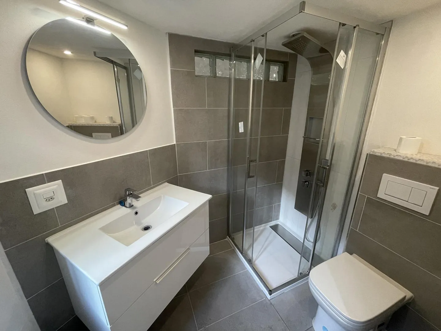 Schöne 3.5-Zimmer-Hütte komplett renoviert - Foto 4 von 13