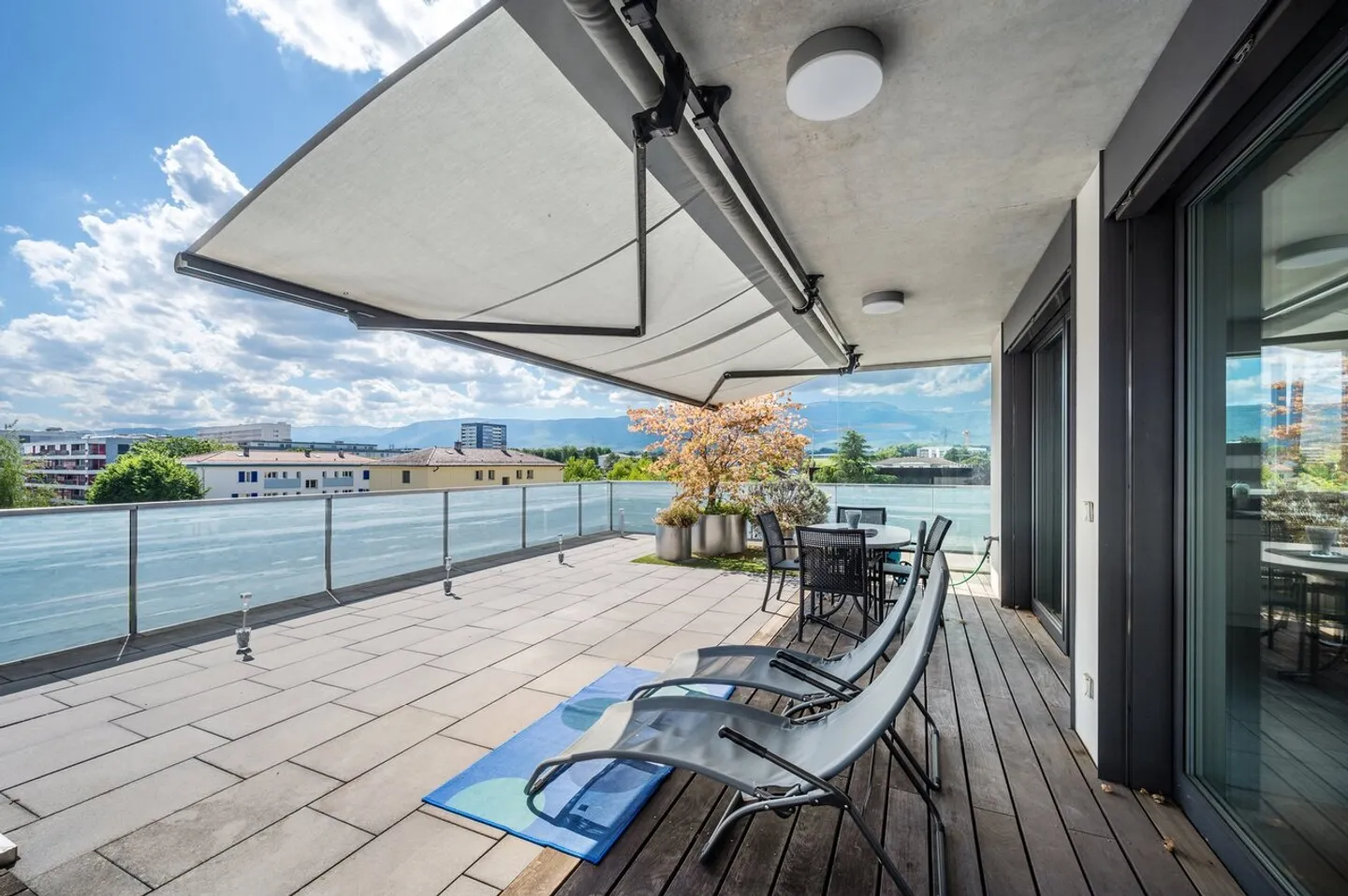 Wunderschöne 4,5-Zimmer-Penthouse in einem Eigentumswohnungsgebäude - Foto 10 von 12