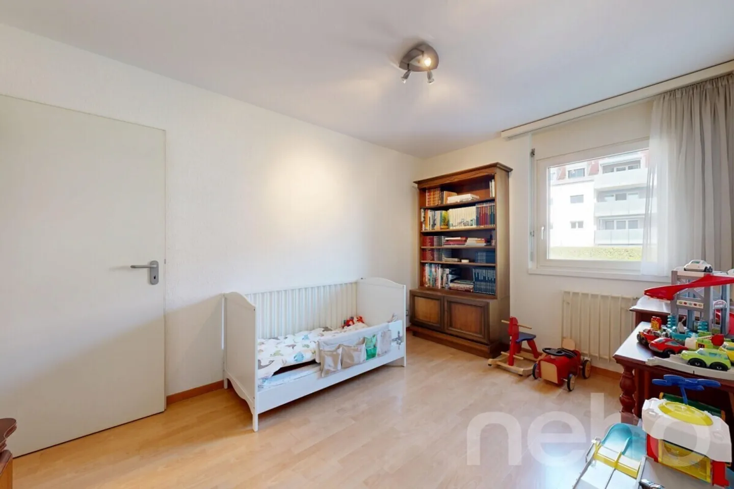 Großes helles Apartment, absolute Ruhe, zwischen See und Autobahn - Foto 11 von 12