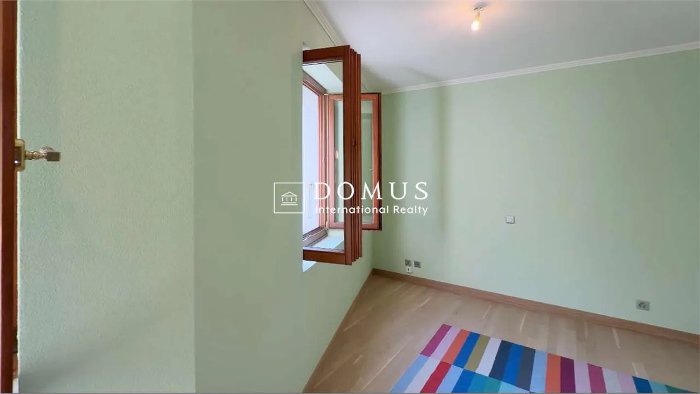 Renovated apartment with swimming pool - Photo 7 of 12