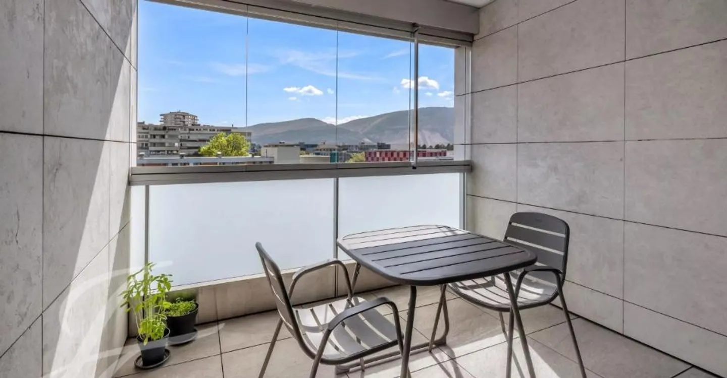 High-Floor Apartment with View - Photo 8 of 10