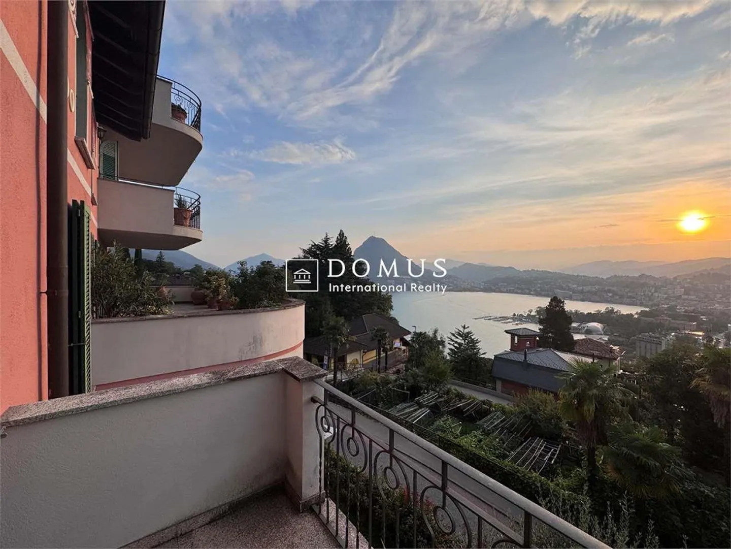 Renovated apartment with swimming pool - Photo 11 of 12