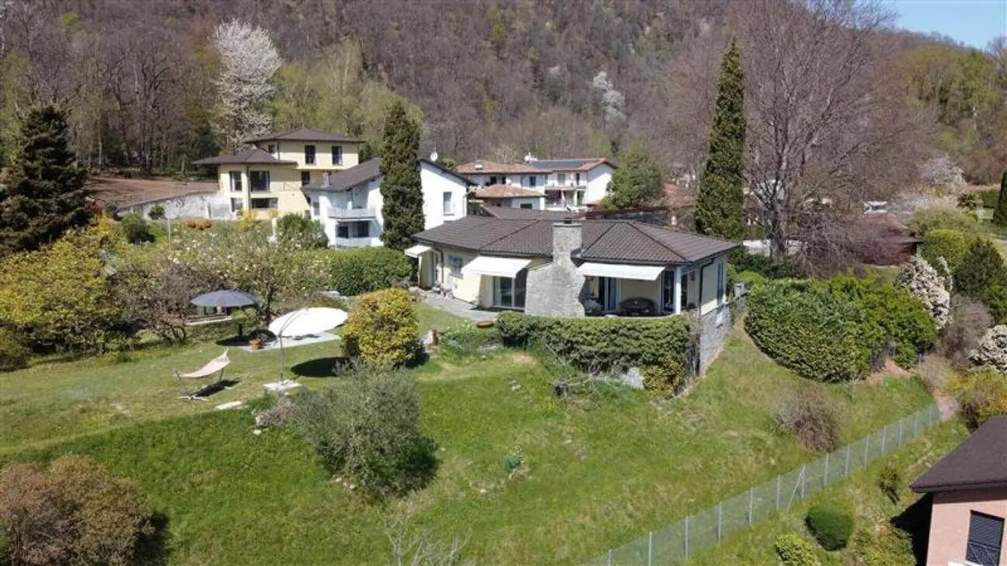 Bioggio - Bosco Luganese: Casa unifamiliare e grande terreno edificabile con permesso di costruzione approvato - Foto 12 di 19