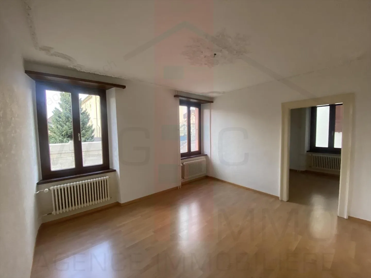 Appartamento di 4,5 stanze con soffitto alto - Foto 3 di 9