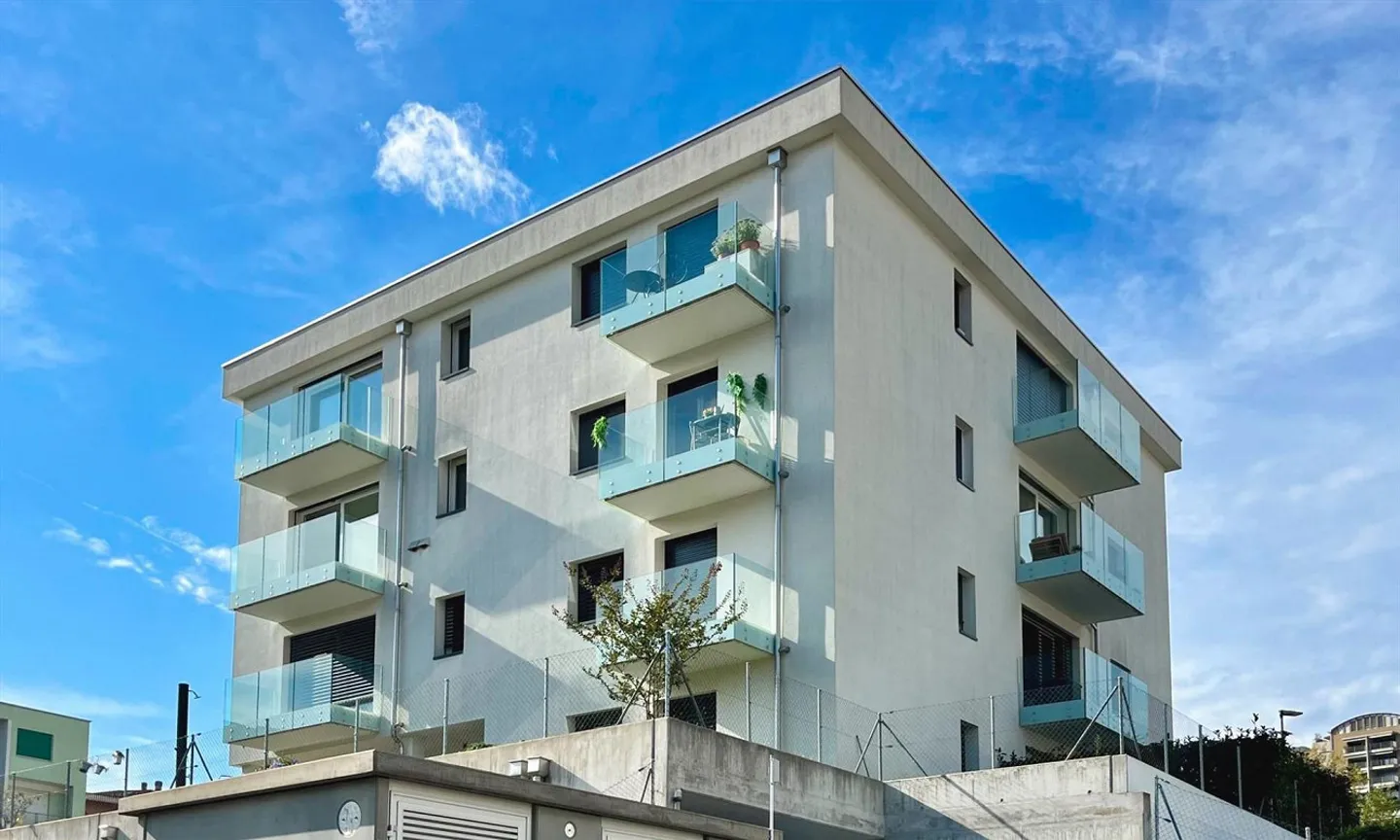 MODERNES 2,5-ZIMMER-APARTMENT MIT TERRASSE UND OFFENEM BLICK IN VACALLO - Foto 9 von 9