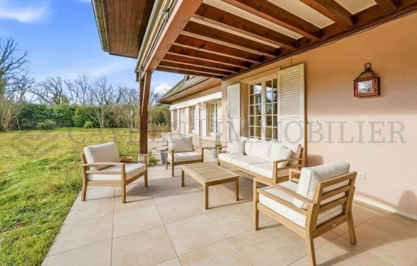 Large individual villa with all comforts - Photo 3 of 9