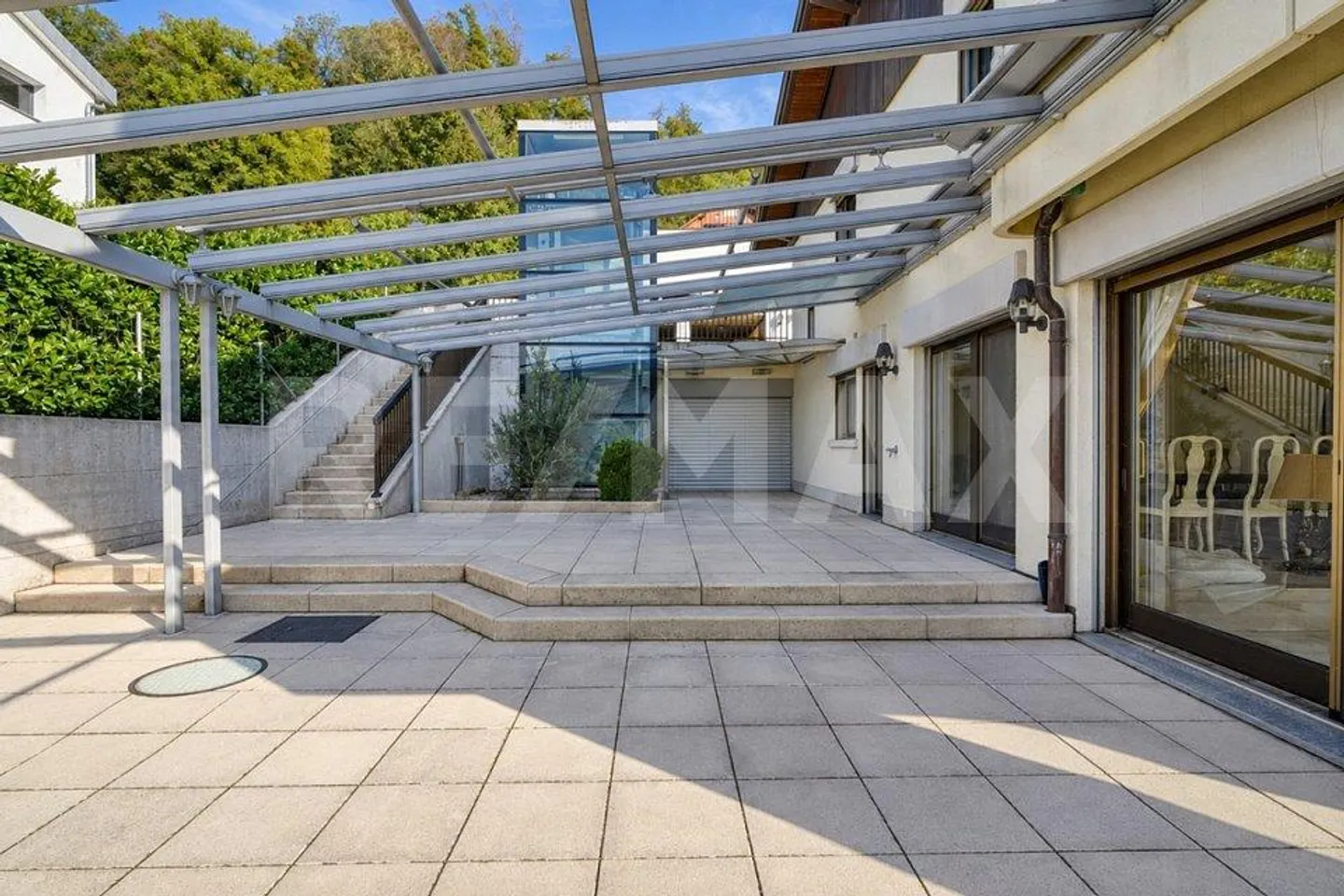 Seeblick, Innenpool und 335 m²: Villa mit 6 Schlafzimmern + Studio - Foto 11 von 13
