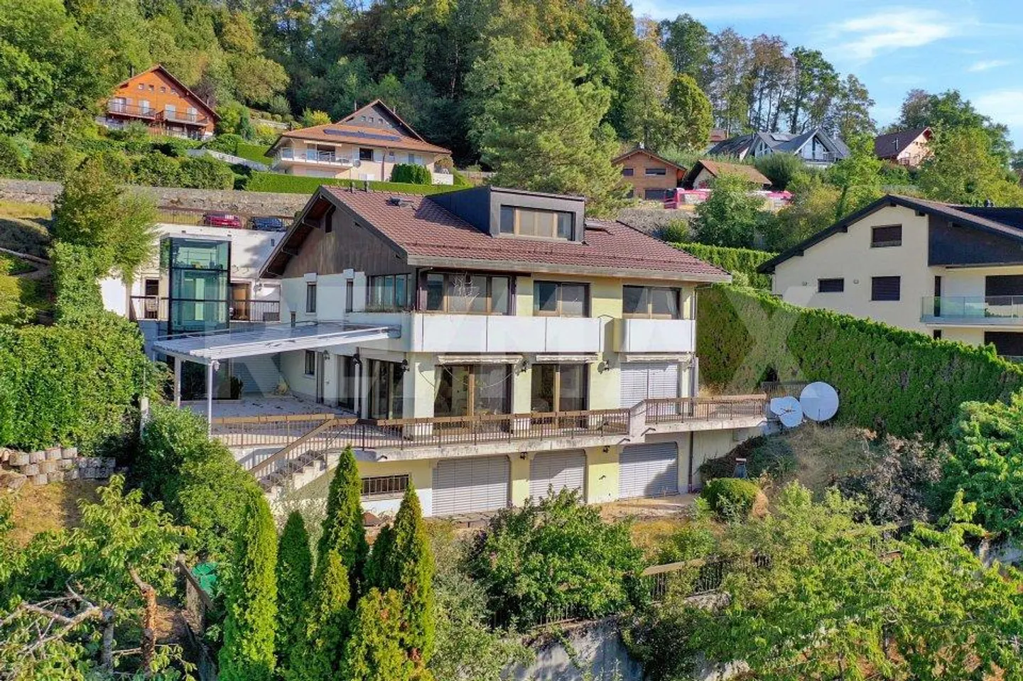 Seeblick, Innenpool und 335 m²: Villa mit 6 Schlafzimmern + Studio - Foto 13 von 13