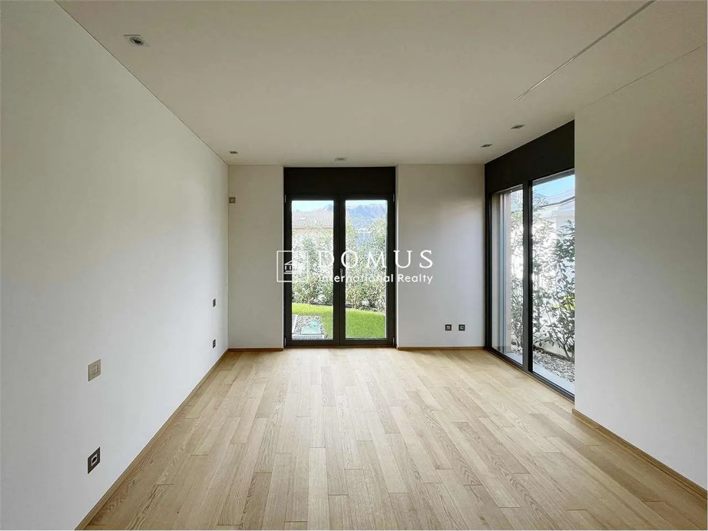 Moderne 3,5 pièces avec jardin privé - Photo 7 sur 13
