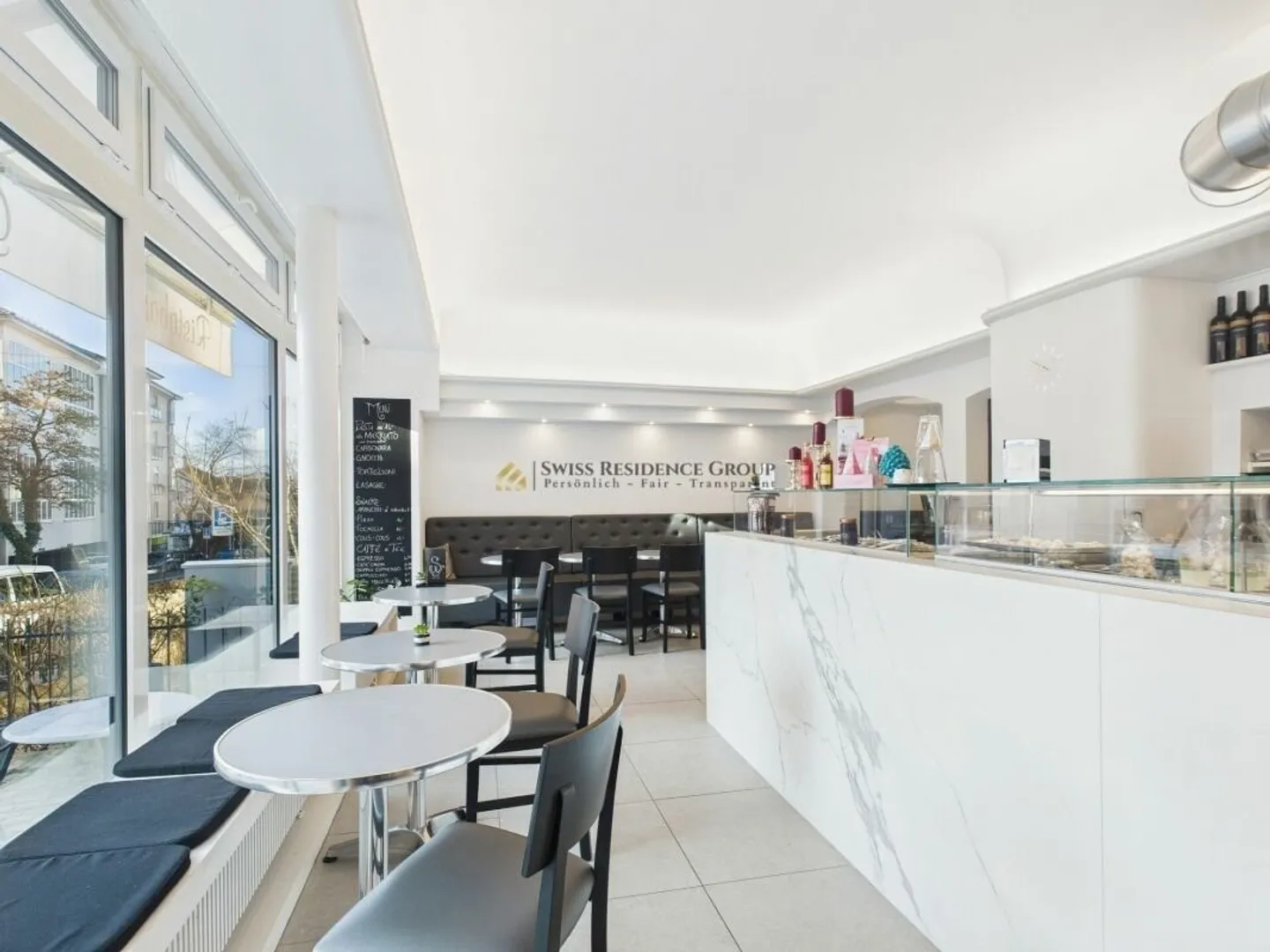 Espace de gastronomie prêt à l'emploi avec terrasse dans un excellent emplacement à Zurich - Photo 2 sur 12