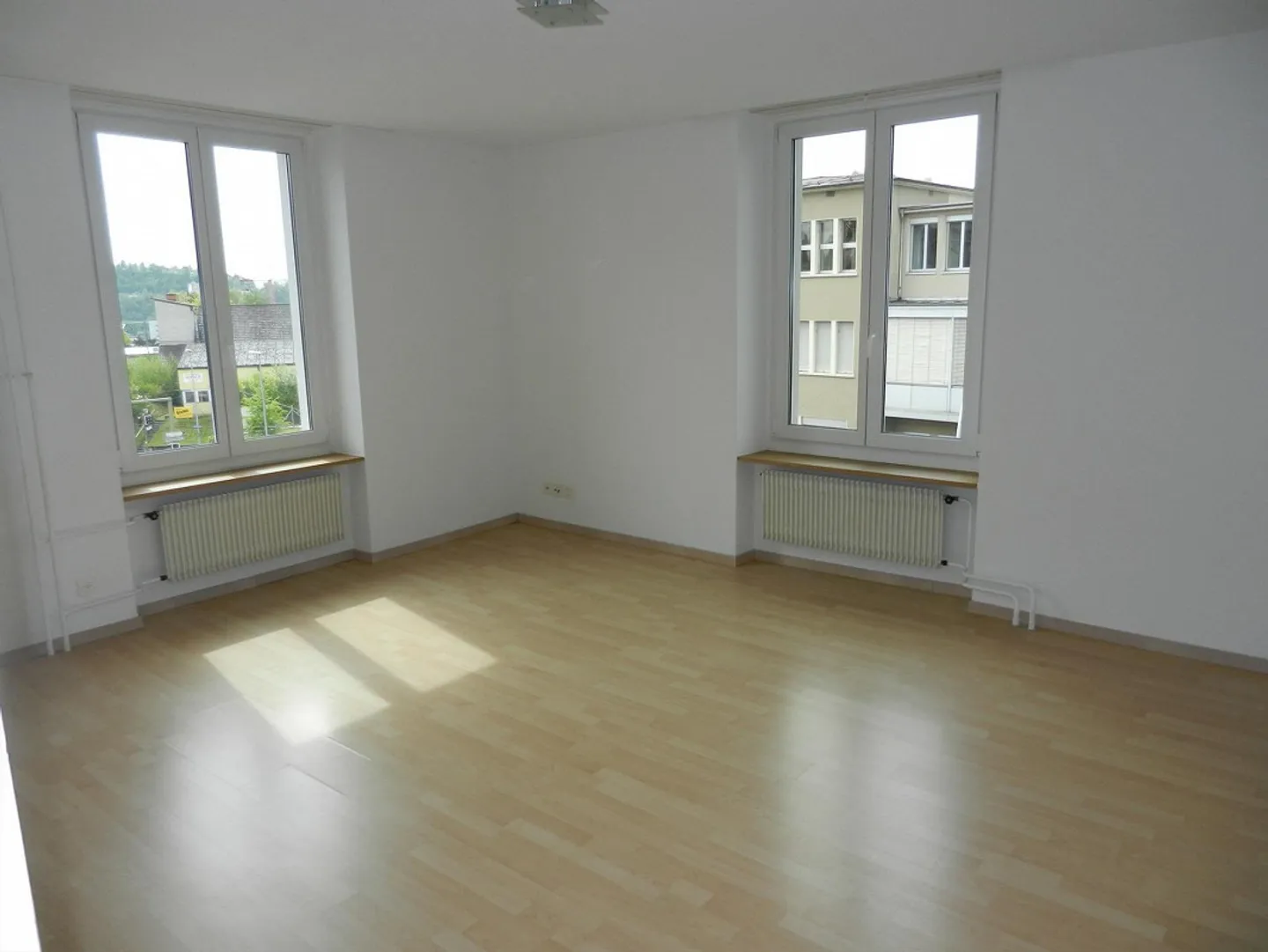 Appartamento accogliente in posizione centrale a Neuhausen in affitto - Foto 2 di 5