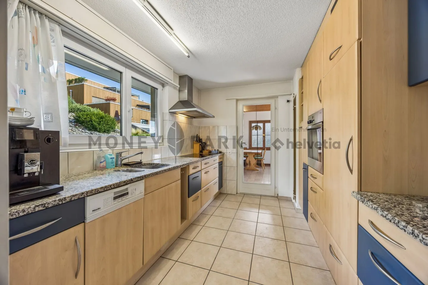 7.5-Room Single-Family House with Unobstructed Views - Photo 2 of 13