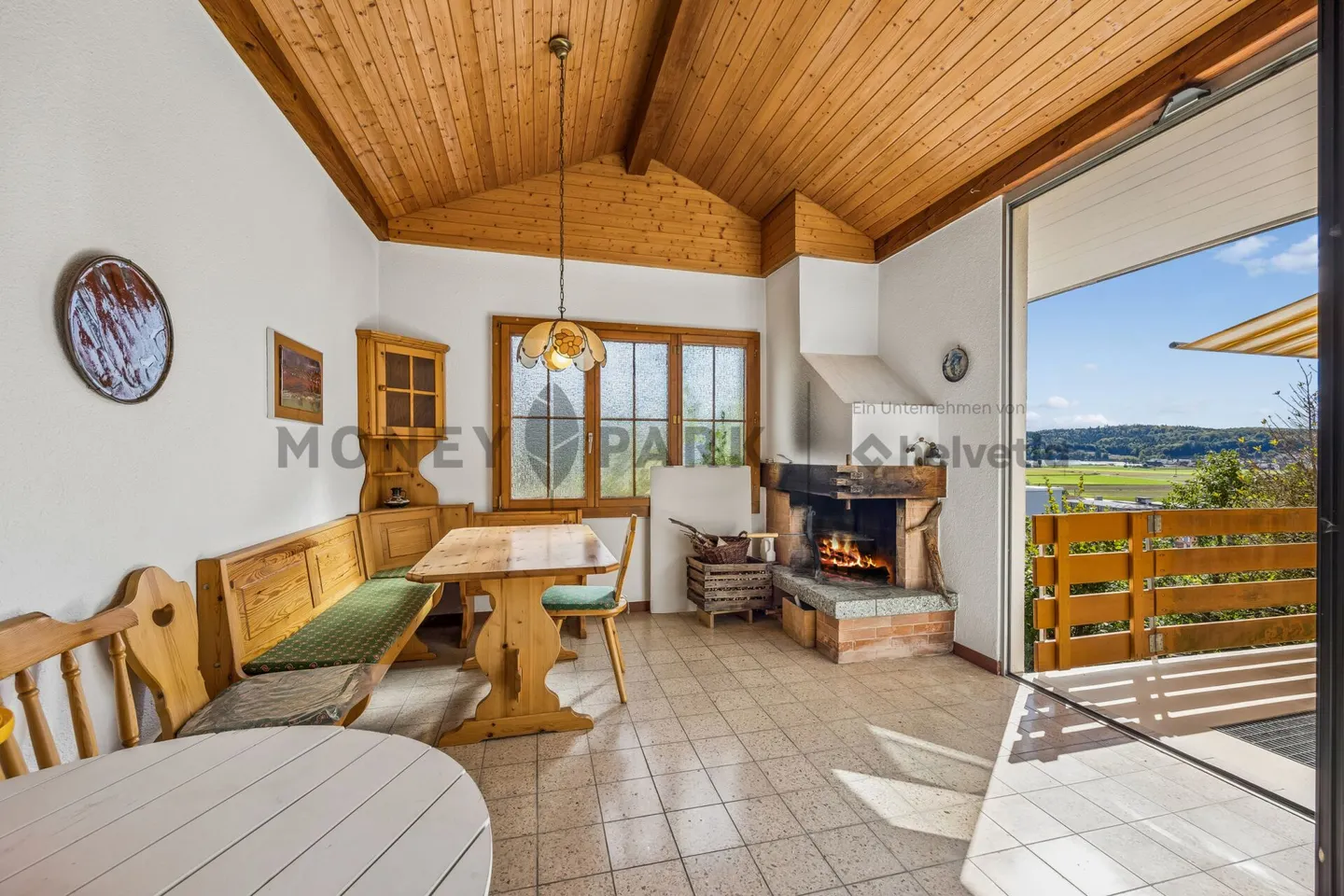 7.5-Room Single-Family House with Unobstructed Views - Photo 5 of 13