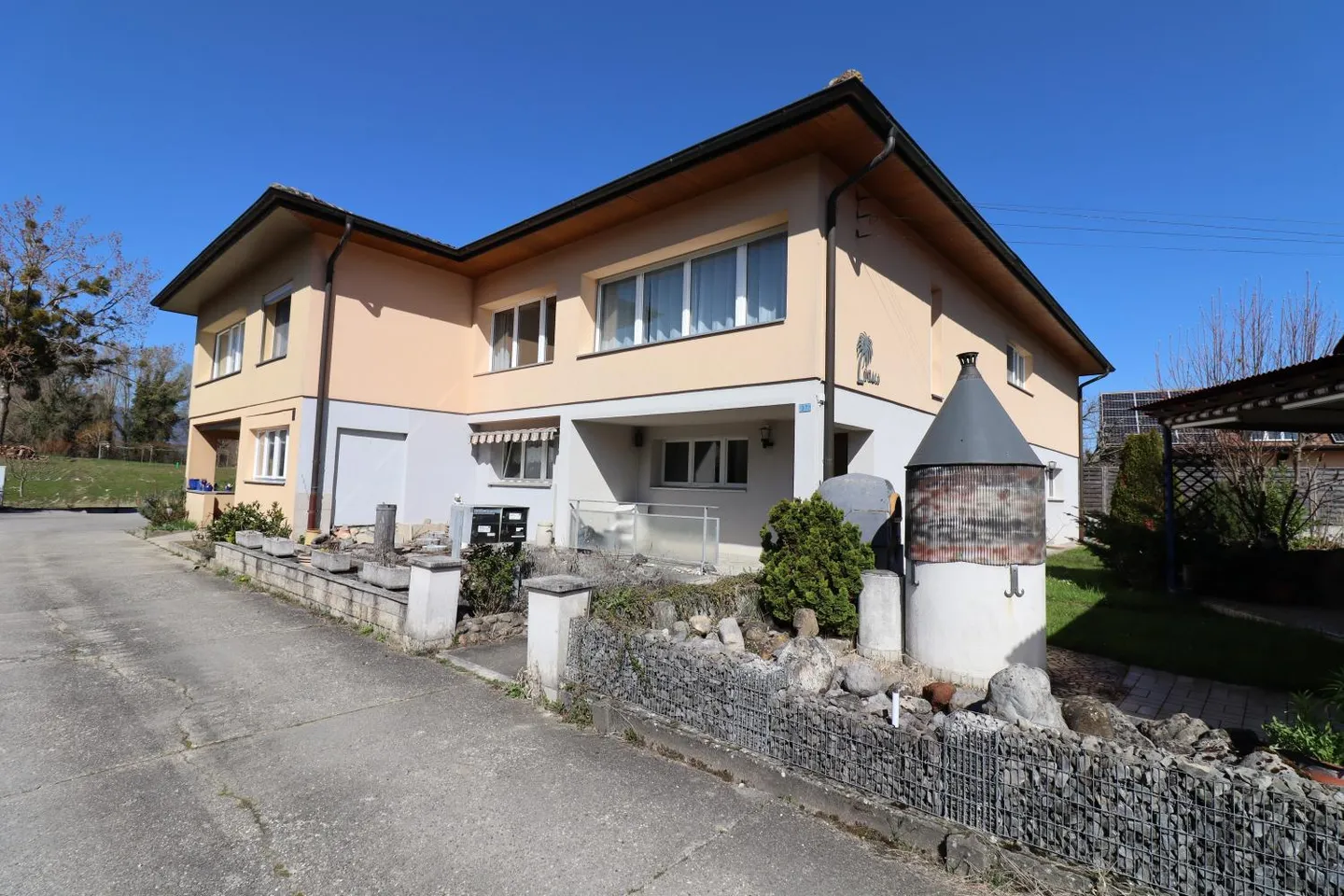 Maison jumelée avec 2 appartements - Photo 1 sur 22