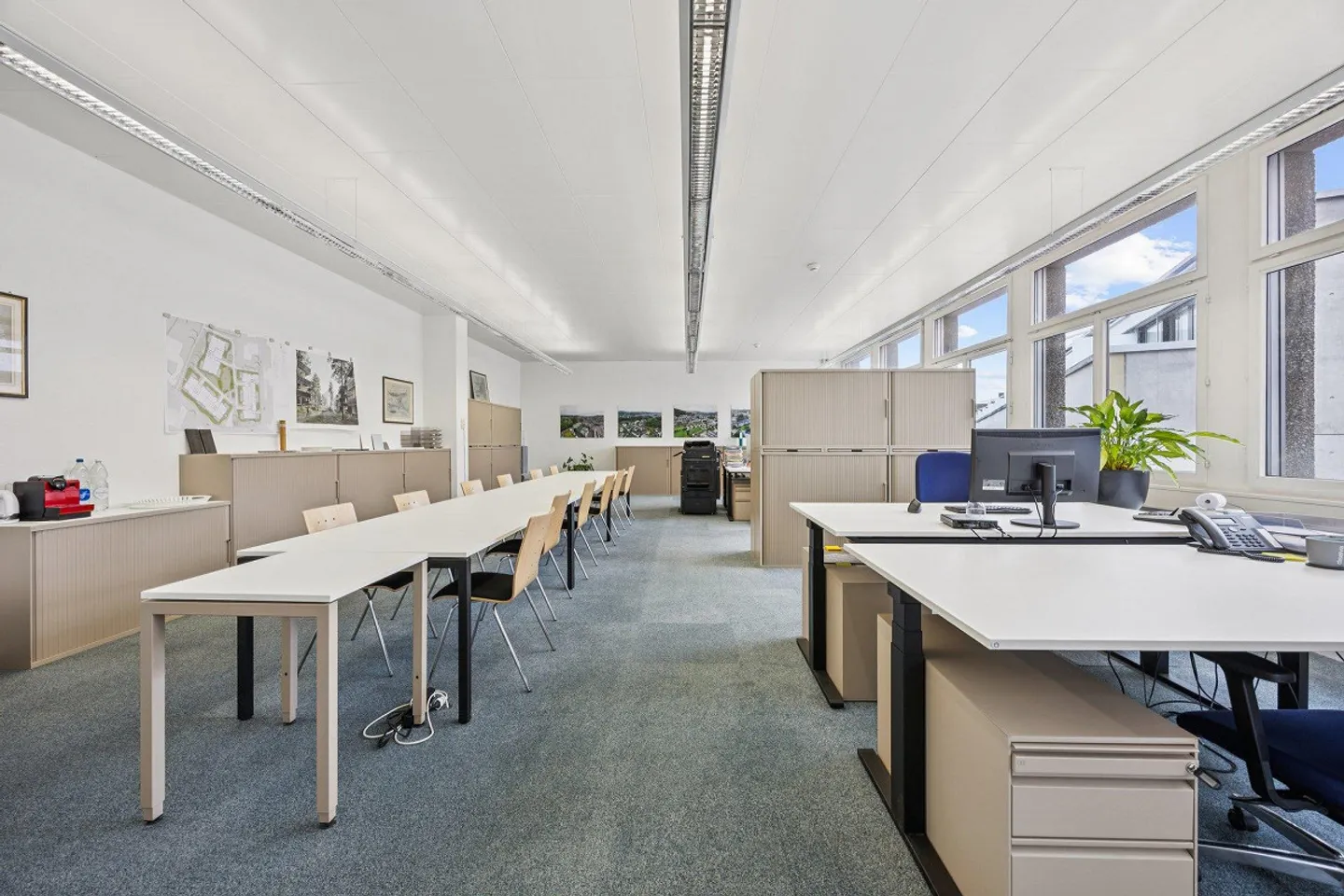Bright and versatile office space - Photo 2 of 8