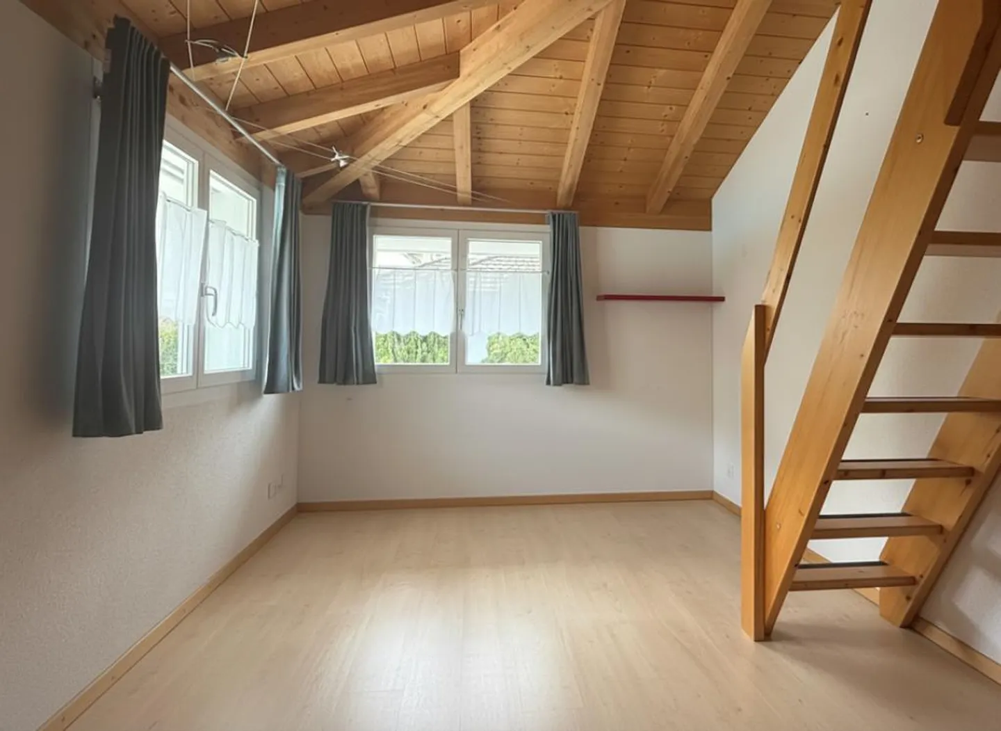 8.5 Room Single-Family House with Pool - Photo 13 of 15