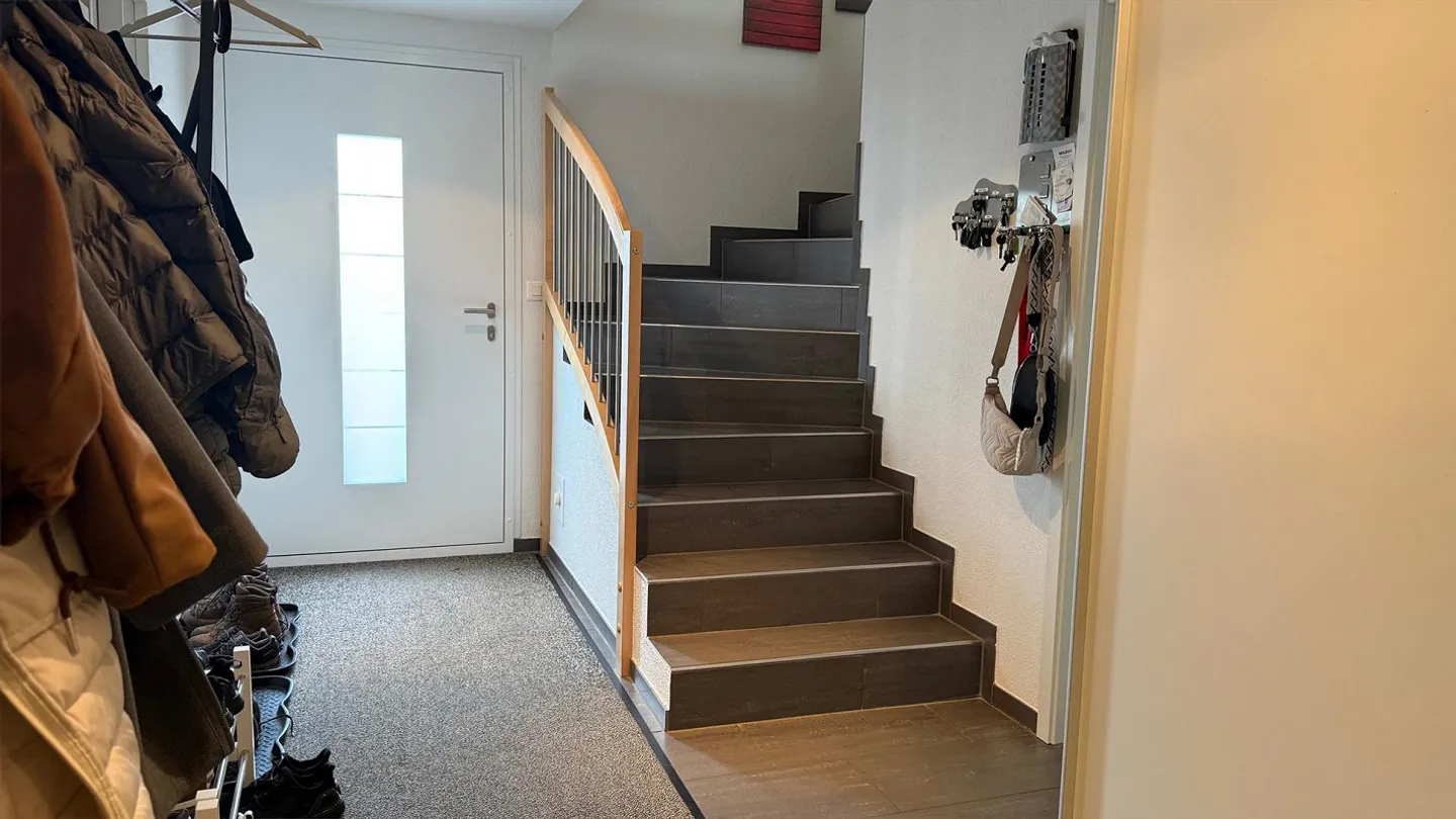8.5 Room Single-Family House with Pool - Photo 14 of 15