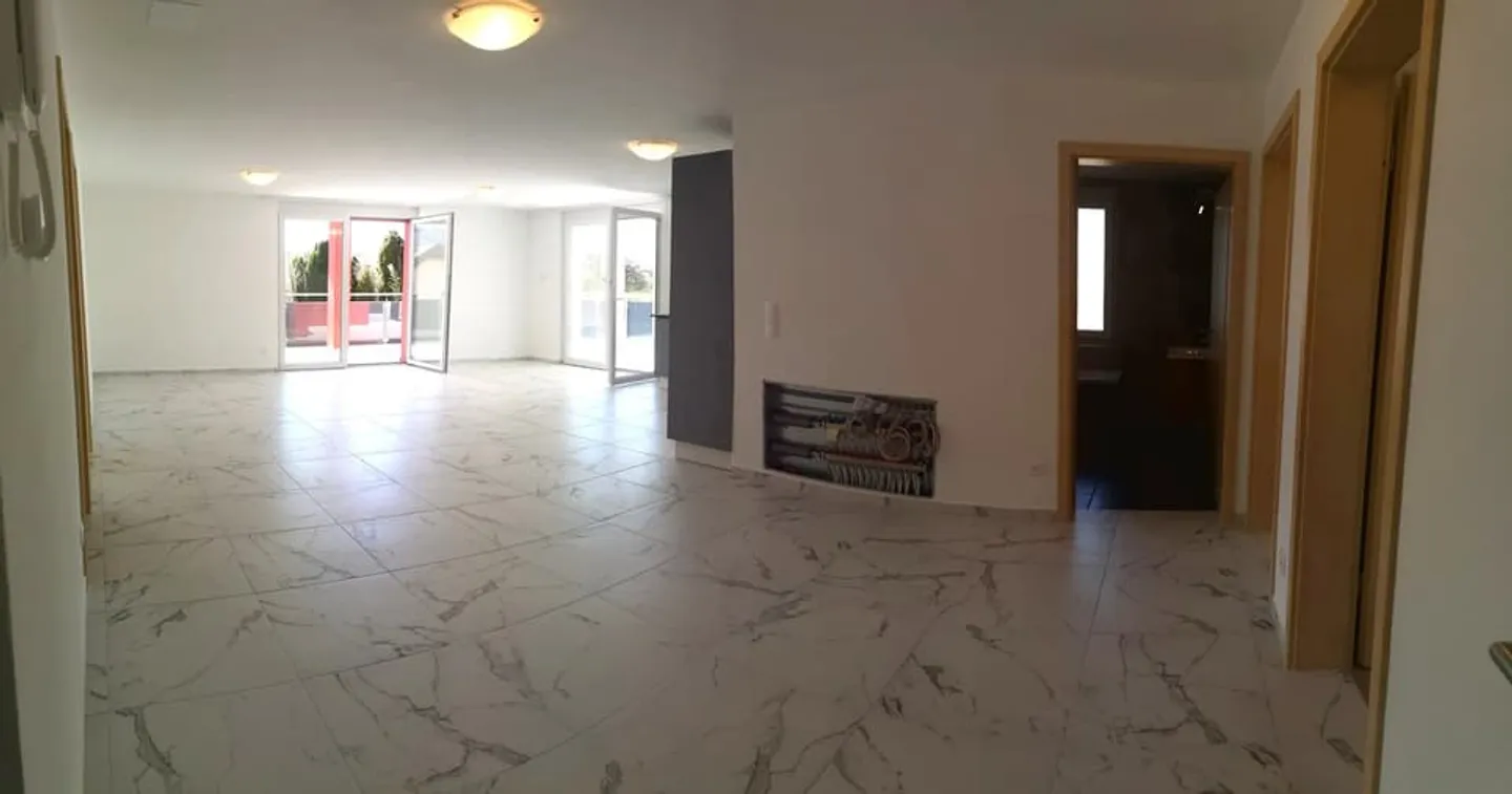 Appartement moderne 4,5 pièces avec jardin - Photo 5 sur 13