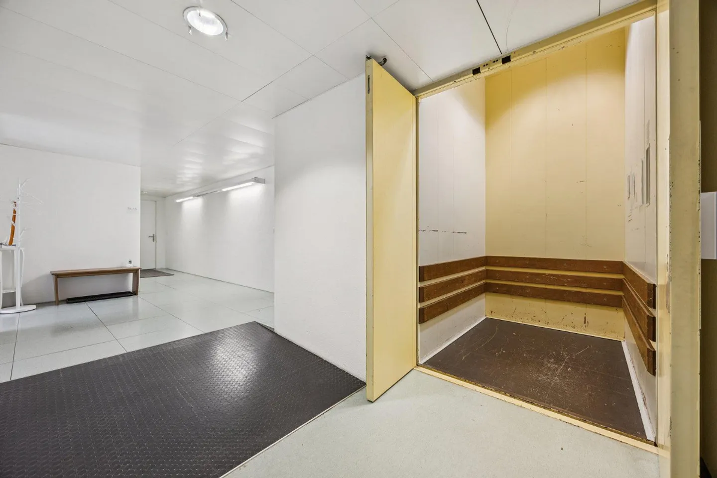 Bright and versatile office space - Photo 8 of 8