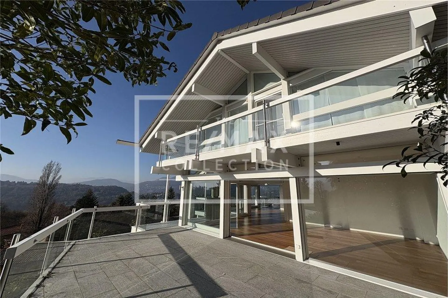 Elegantes Huf-Haus mit wunderbarem Blick - In ruhiger Wohngegend - Foto 2 von 13