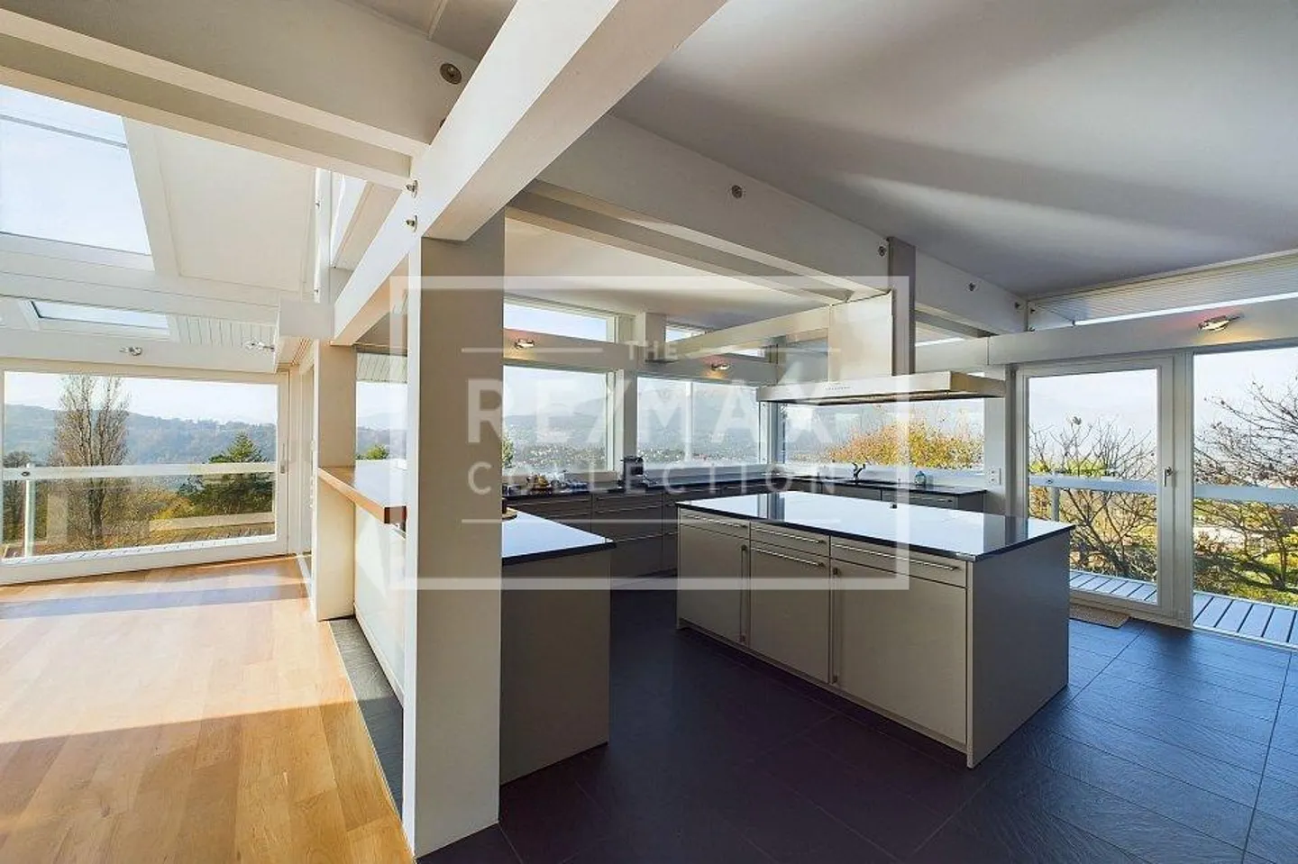 Elegantes Huf-Haus mit wunderbarem Blick - In ruhiger Wohngegend - Foto 5 von 13