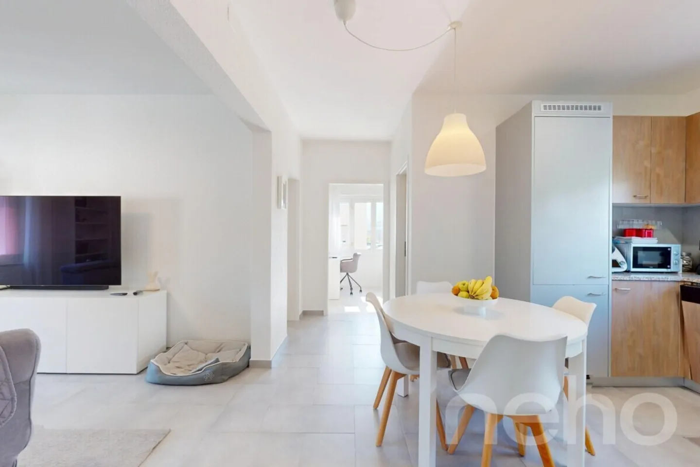 Bellissimo appartamento come nuovo con balcone e garage! - Foto 5 di 11